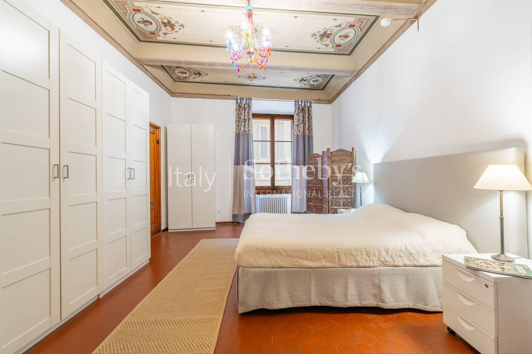 Appartamento affrescato in storico palazzo vicino a Piazza Santa Croce, in affitto, Firenze | Sotheby’s Realty Italy - 9