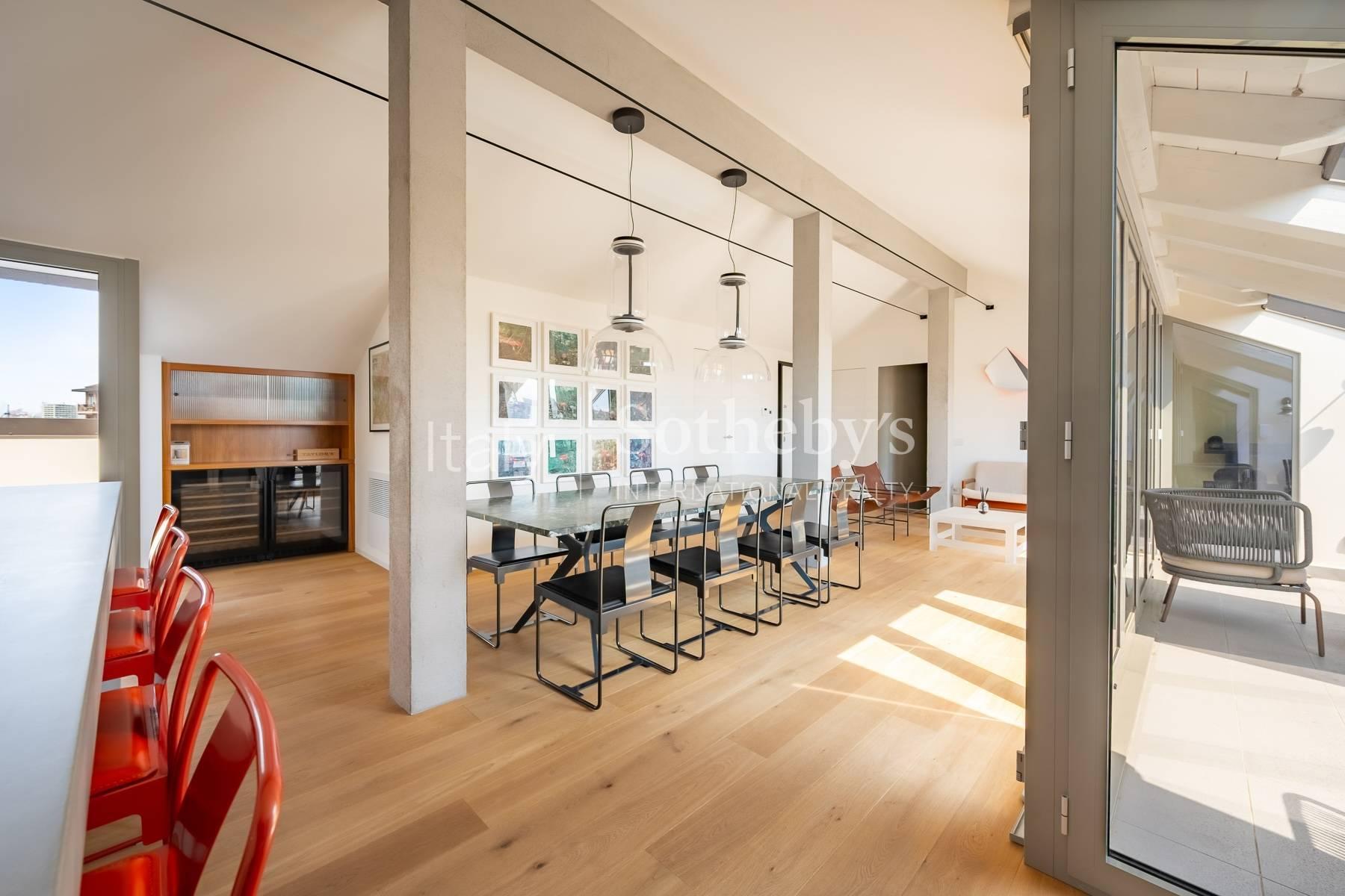 Esclusivo attico con terrazzo in edificio d'epoca, in vendita, Milano | Sotheby’s Realty Italy - 3