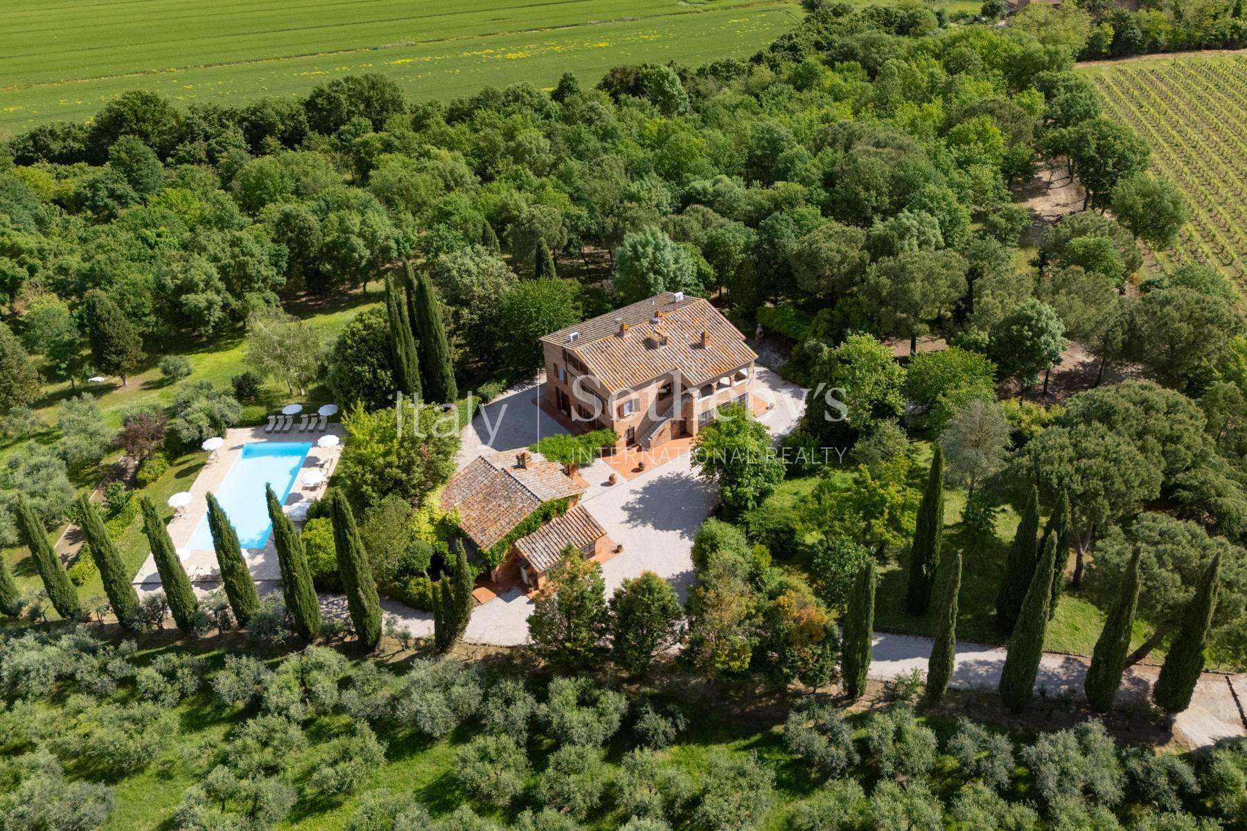 Refined wine estate with agritourism - 2