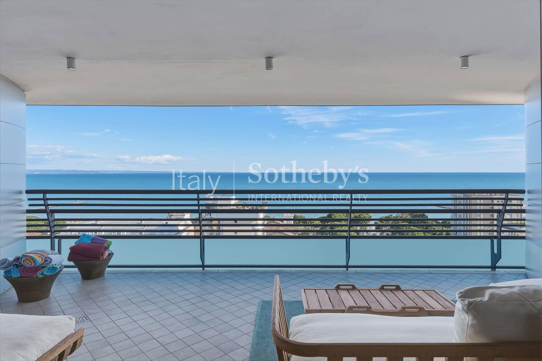 Prestigioso attico con vista sul blu dell'Adriatico, in vendita, Grado | Sotheby’s Realty Italy - 2
