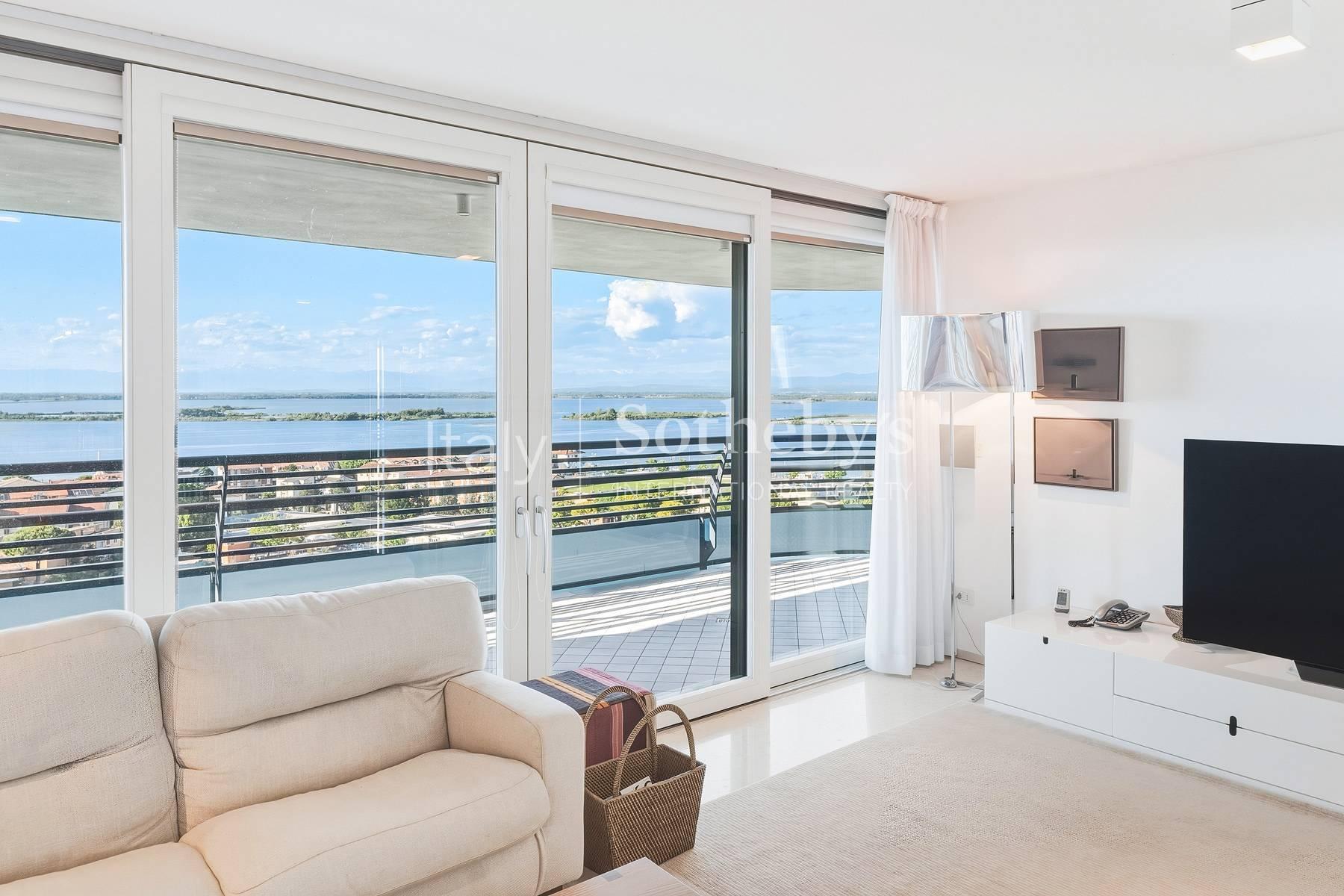 Prestigioso attico con vista sul blu dell'Adriatico, in vendita, Grado | Sotheby’s Realty Italy - 9