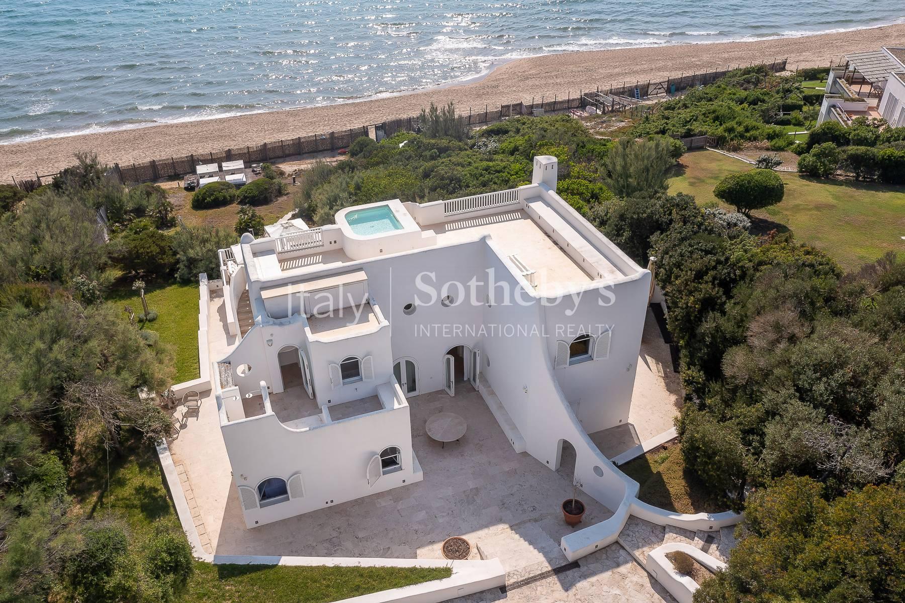 Esclusiva villa fronte mare sulle dune di Sabaudia - 2