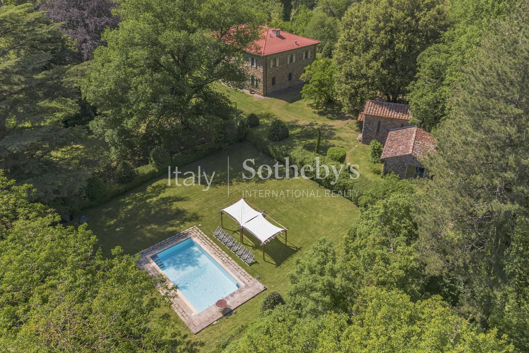 Prestigious estate with private pool - 2