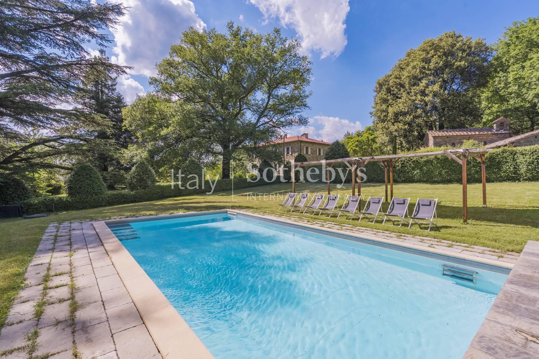 Prestigious estate with private pool - 3