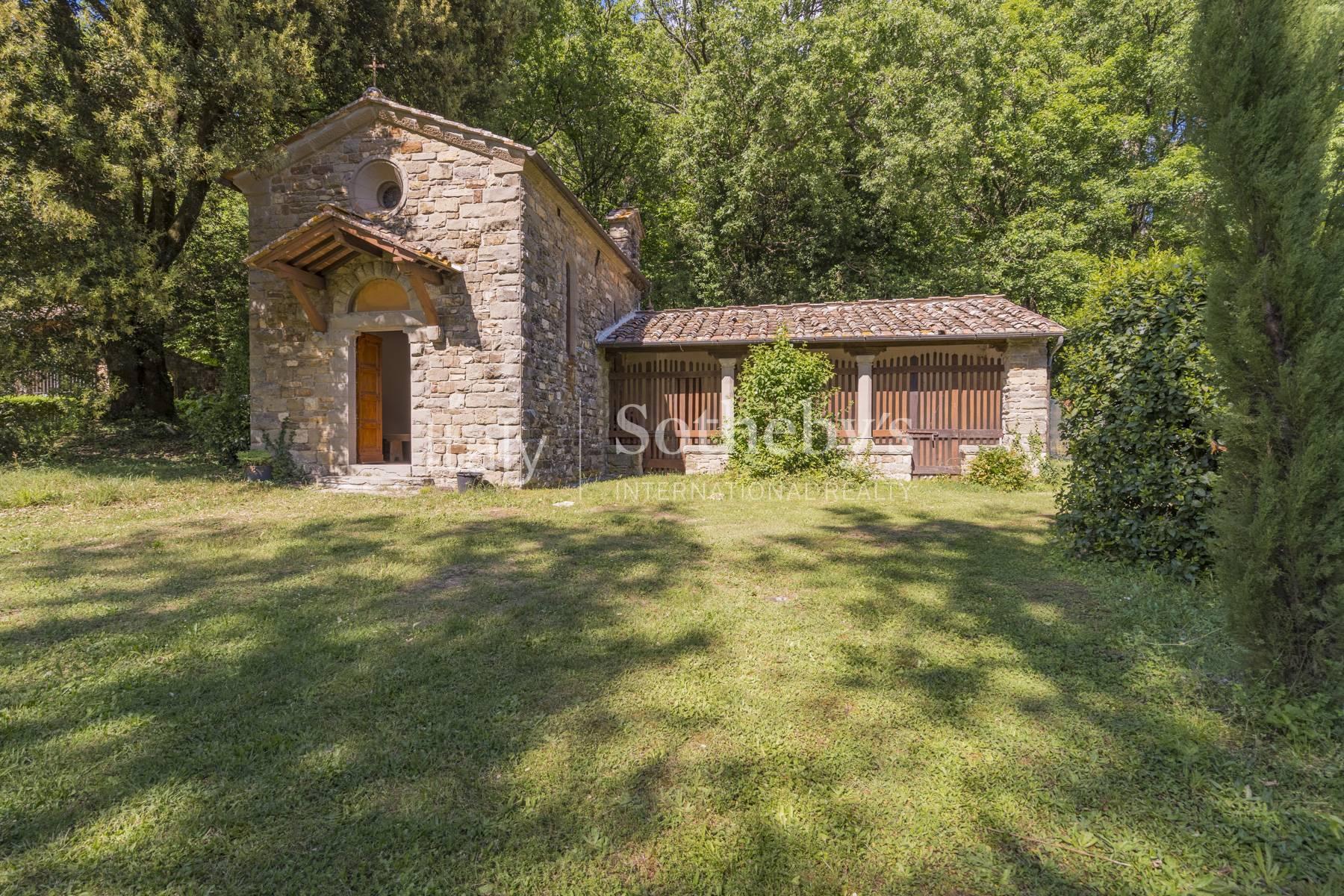 Prestigious estate with private pool - 4