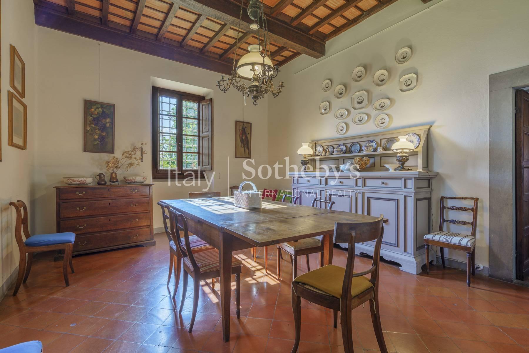 Prestigious estate with private pool - 8