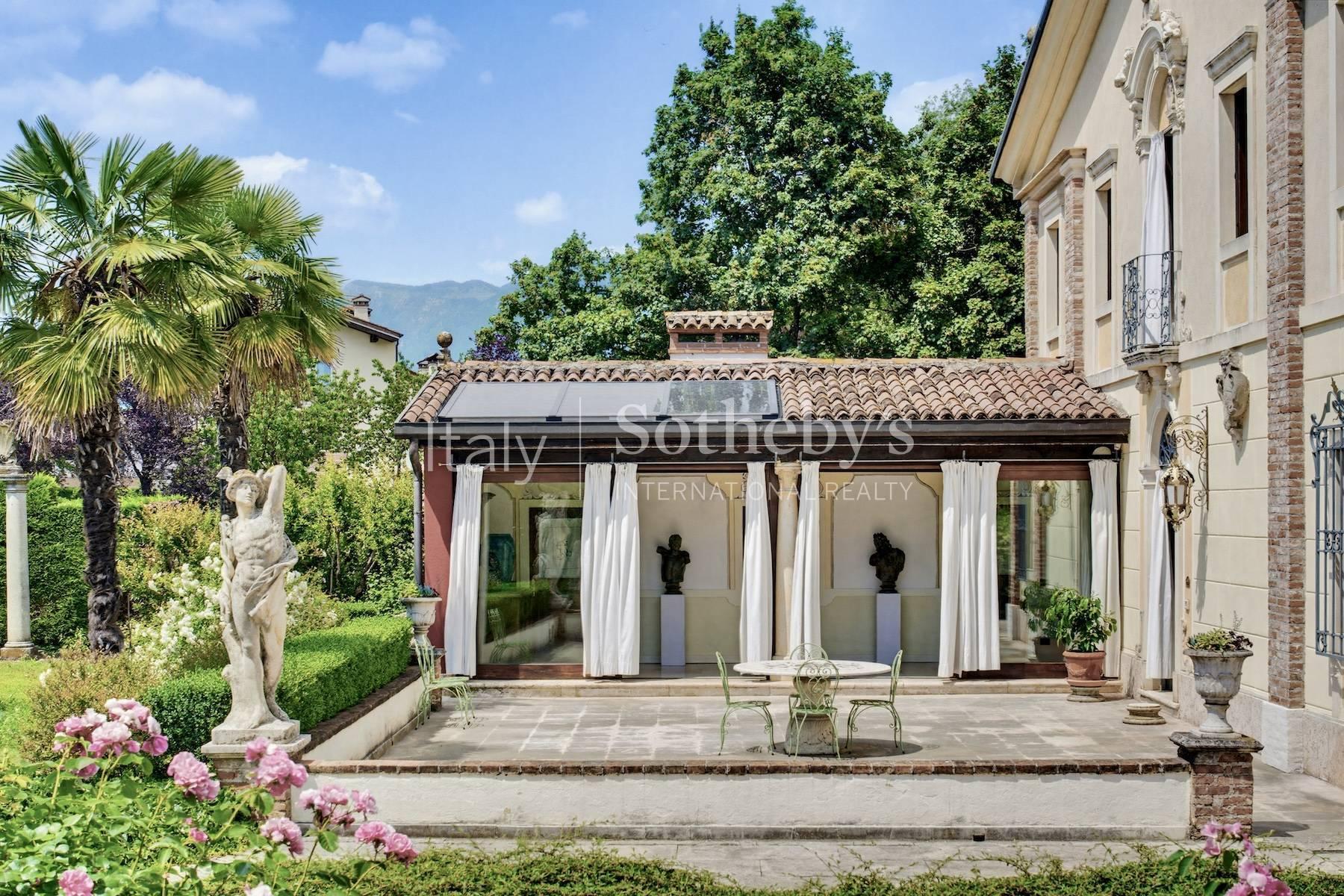 Restored country villa with an Italianstyle garden - 4