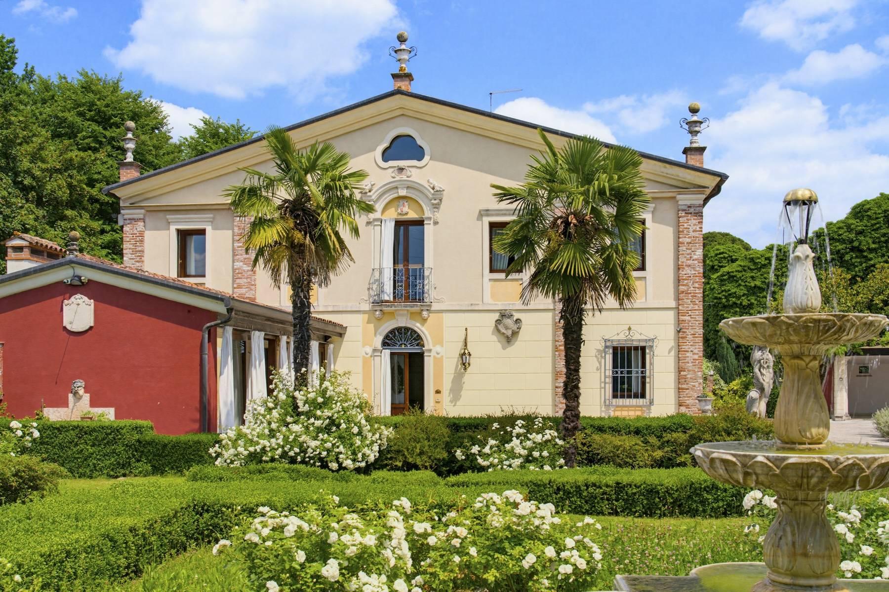 Restored country villa with an Italianstyle garden - 1