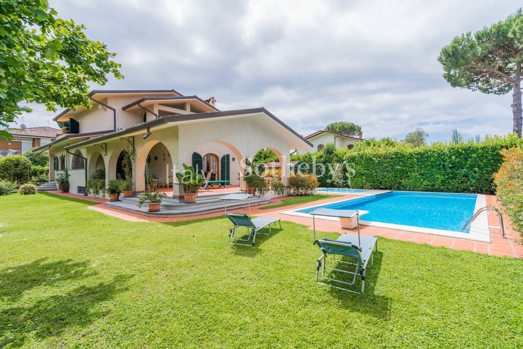 Villa a Forte dei Marmi con piscina e giardino, in vendita, Forte dei Marmi | Sotheby’s Realty Italy - 27