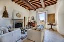 Elegante appartamento nel cuore di Montepulciano, in vendita, Montepulciano | Sotheby’s Realty Italy - 1