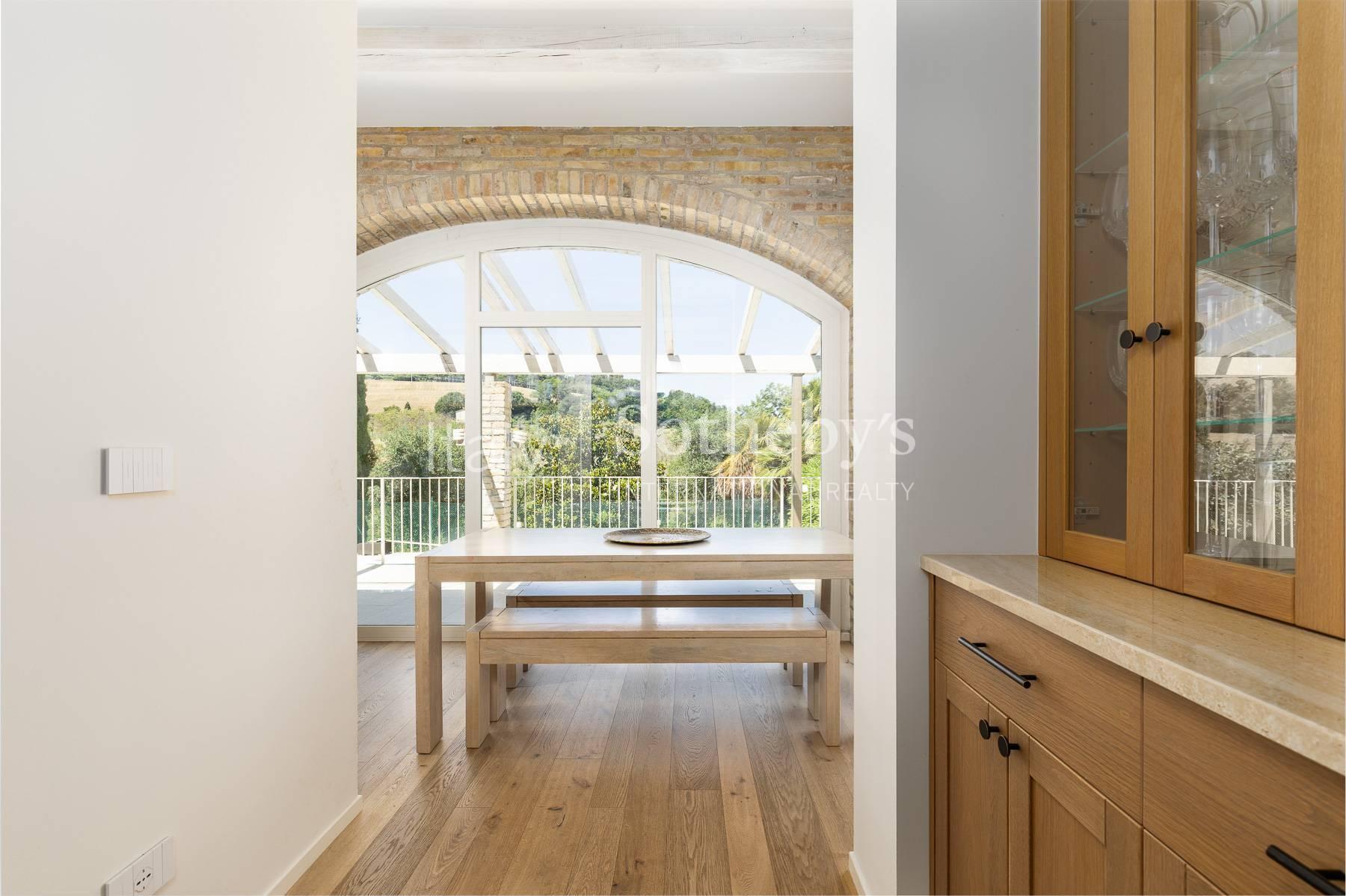 Residenza contemporanea con vigneto vicino al mare, in vendita, Senigallia | Sotheby’s Realty Italy - 11