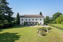 Elegante dimora affacciata sul giardino all'italiana, in vendita, Costa Masnaga | Sotheby’s Realty Italy - 1
