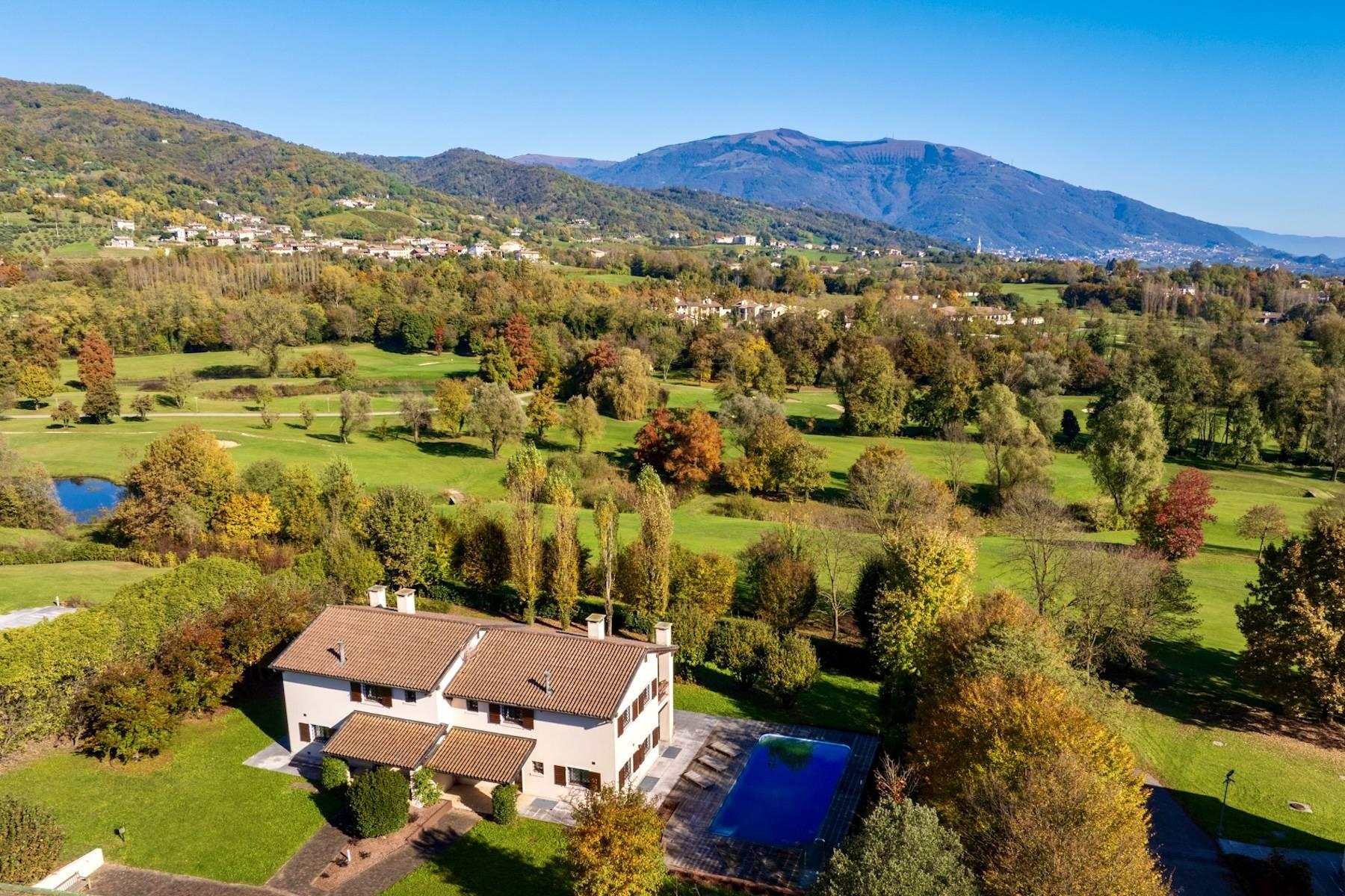 Exclusive villa with pool and park within the Asolo Golf Club - 1