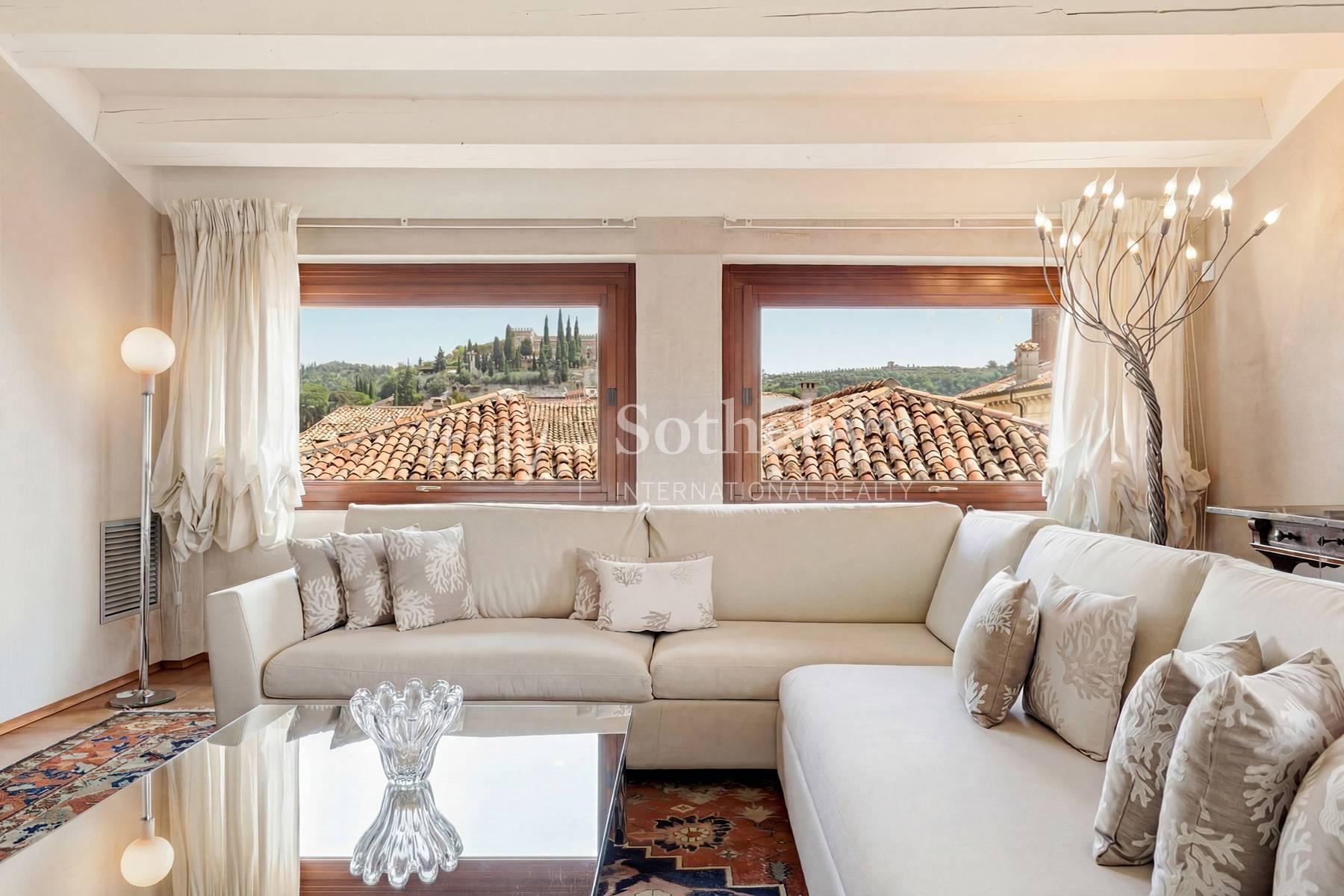 Prestigioso attico in palazzo storico nel cuore di Verona - 2