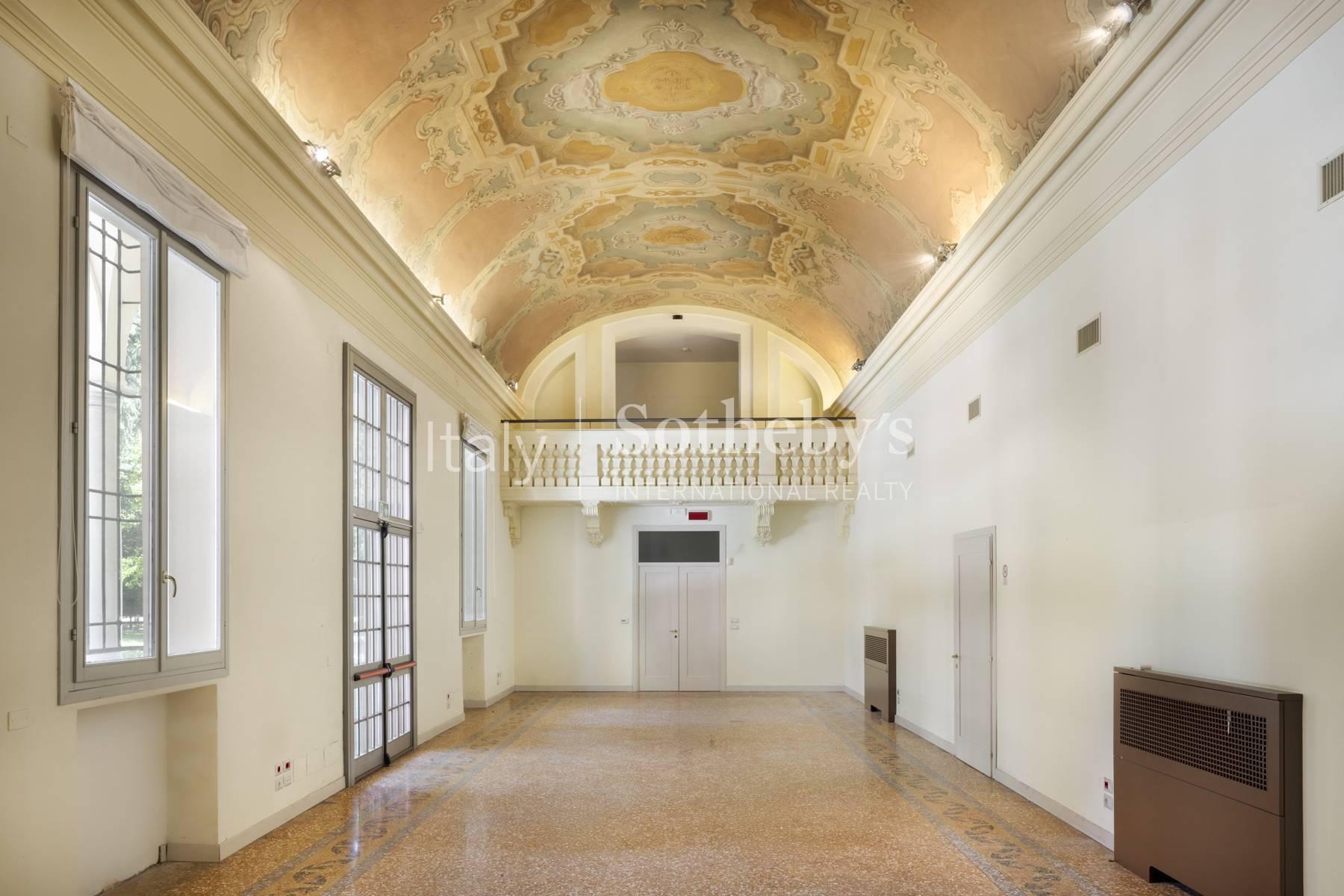 Villa di rappresentanza con parco esclusivo e giardino pensile - 5