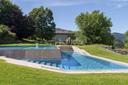 Villa panoramica con grande giardino e piscina, in vendita, Cene | Sotheby’s Realty Italy - 4