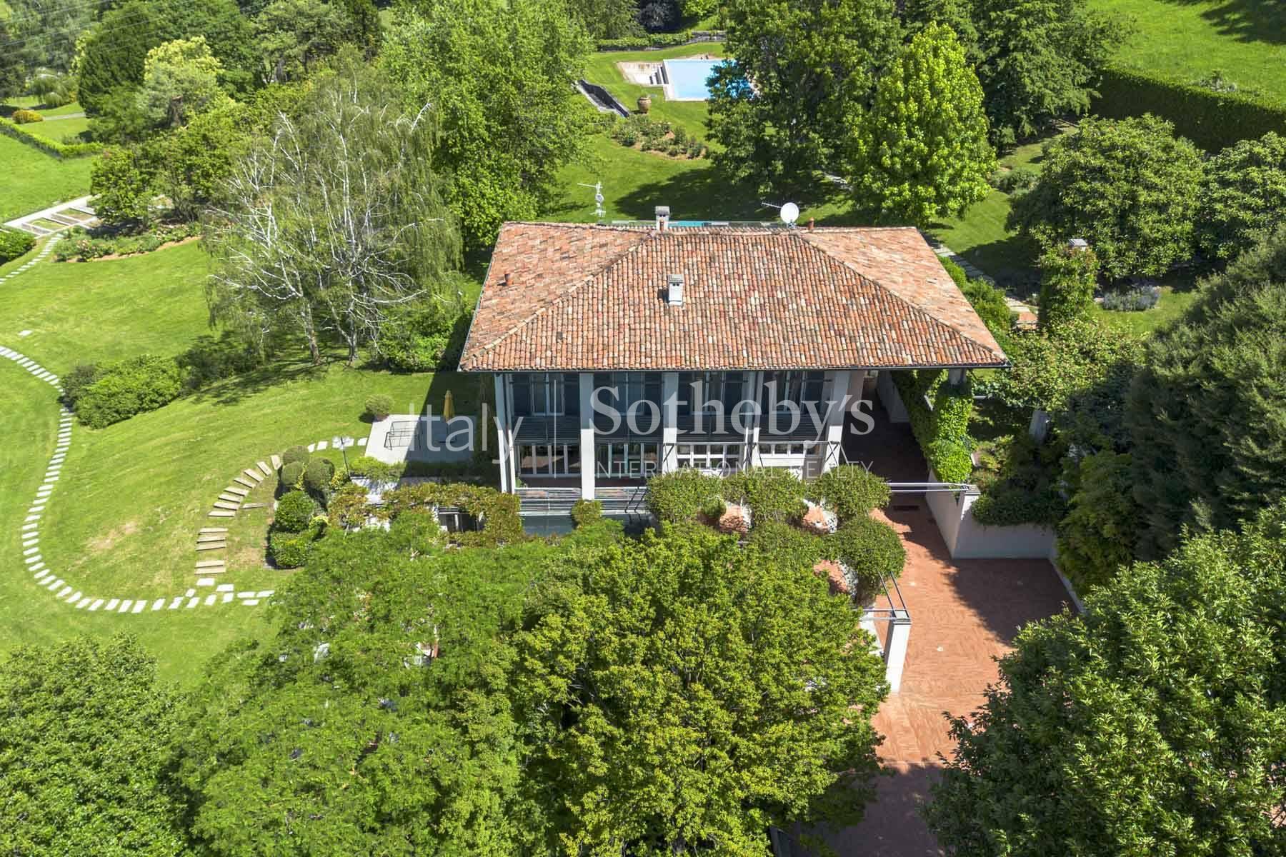 Villa panoramica con grande giardino e piscina, in vendita, Cene | Sotheby’s Realty Italy - 21