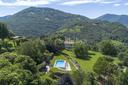 Villa panoramica con grande giardino e piscina, in vendita, Cene | Sotheby’s Realty Italy - 18