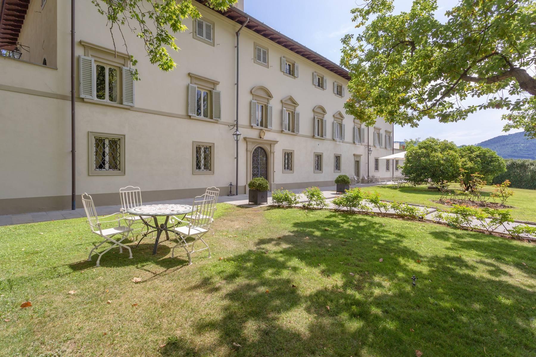 Prestigiosa villa di lusso tra Firenze e la Versilia - 1