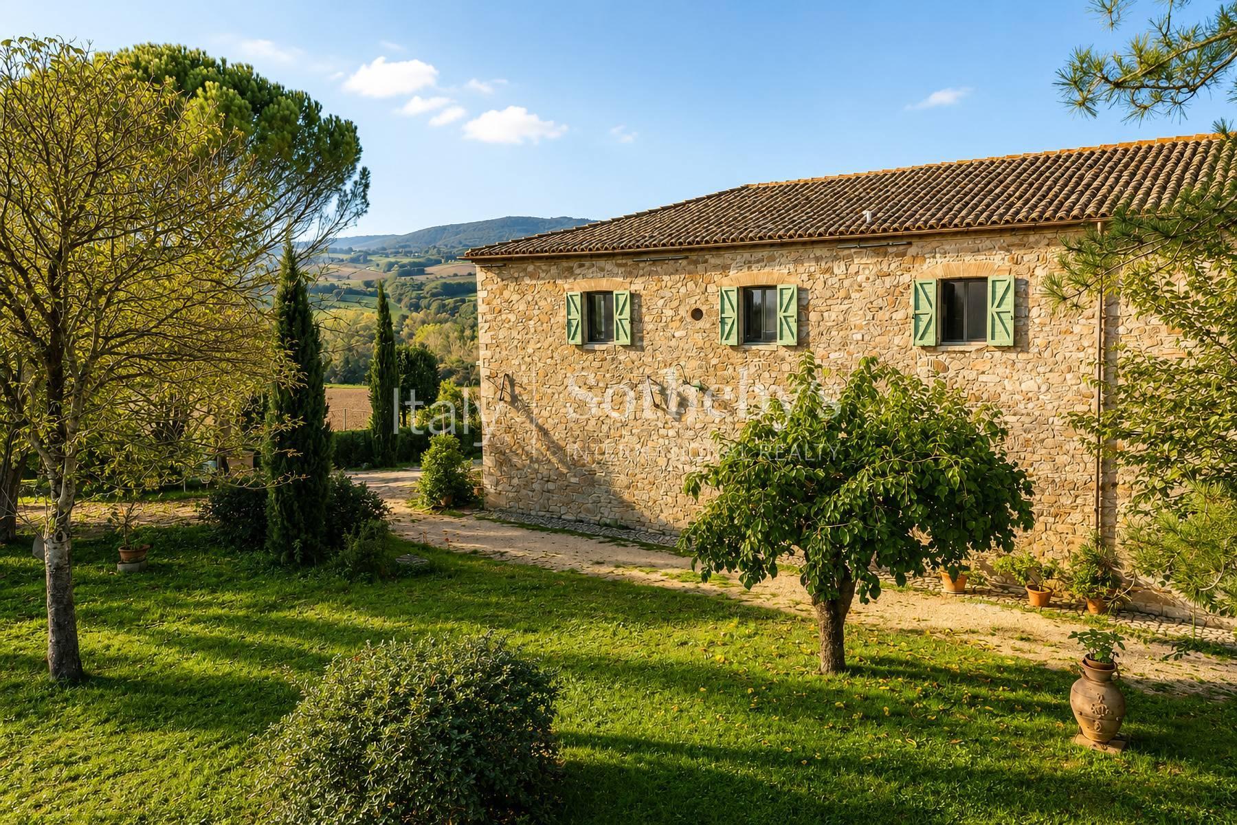 Elegante casale nel borgo medievale con vista su Todi - 4