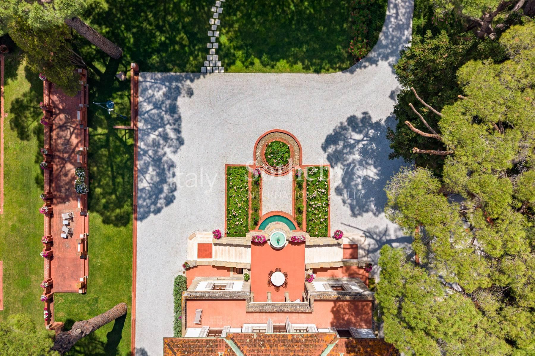Iconica villa Liberty con campo da tennis sulle colline toscane, in vendita, Fauglia | Sotheby’s Realty Italy - 3