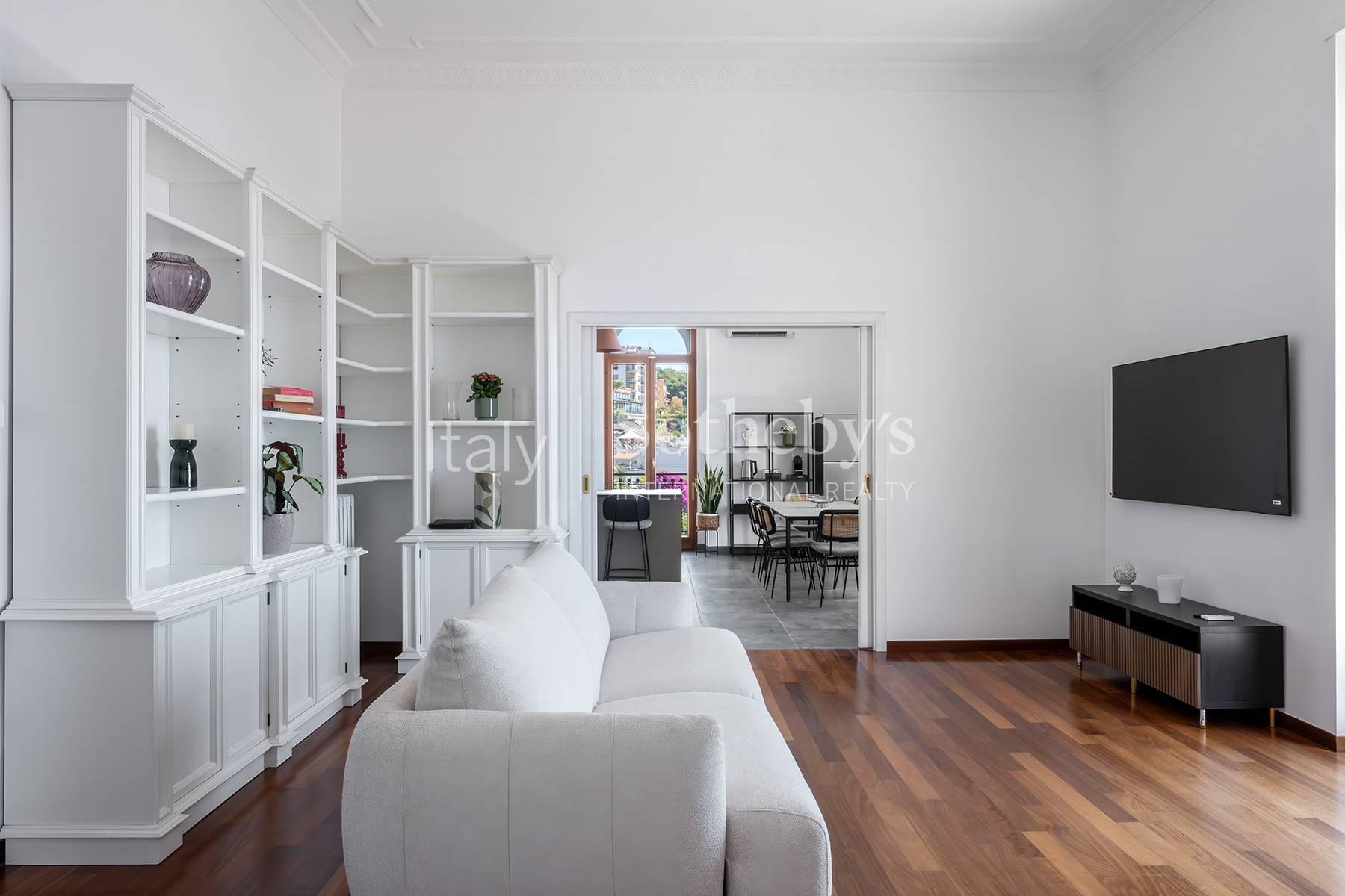 Appartamento panoramico ristrutturato e arredato, in vendita, Napoli | Sotheby’s Realty Italy - 5