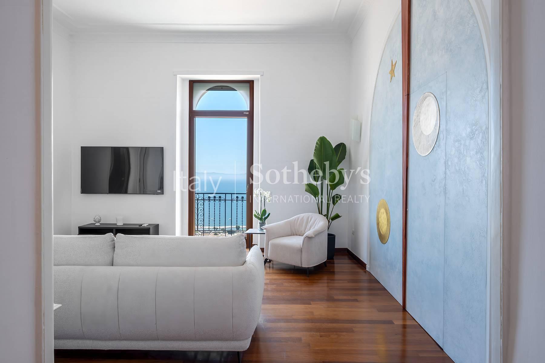 Appartamento panoramico ristrutturato e arredato, in vendita, Napoli | Sotheby’s Realty Italy - 3