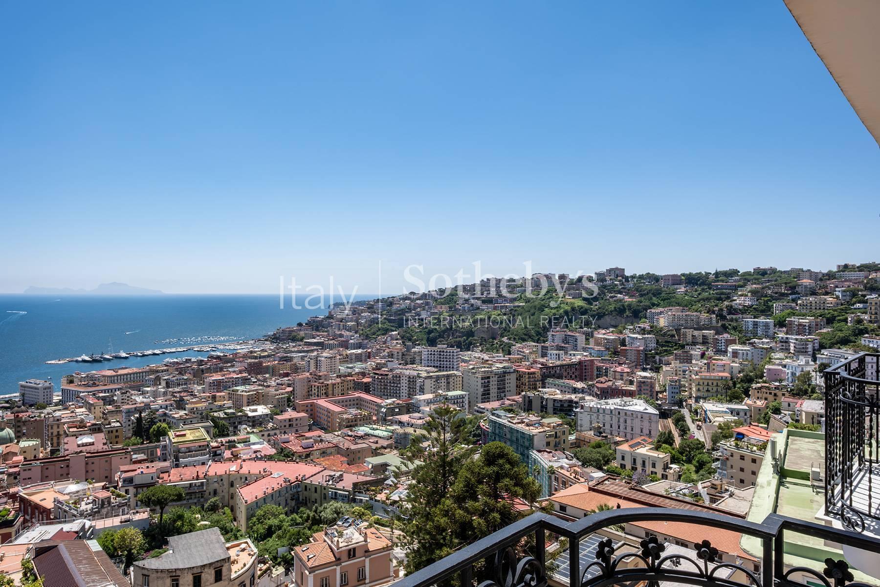 Appartamento panoramico ristrutturato e arredato, in vendita, Napoli | Sotheby’s Realty Italy - 12