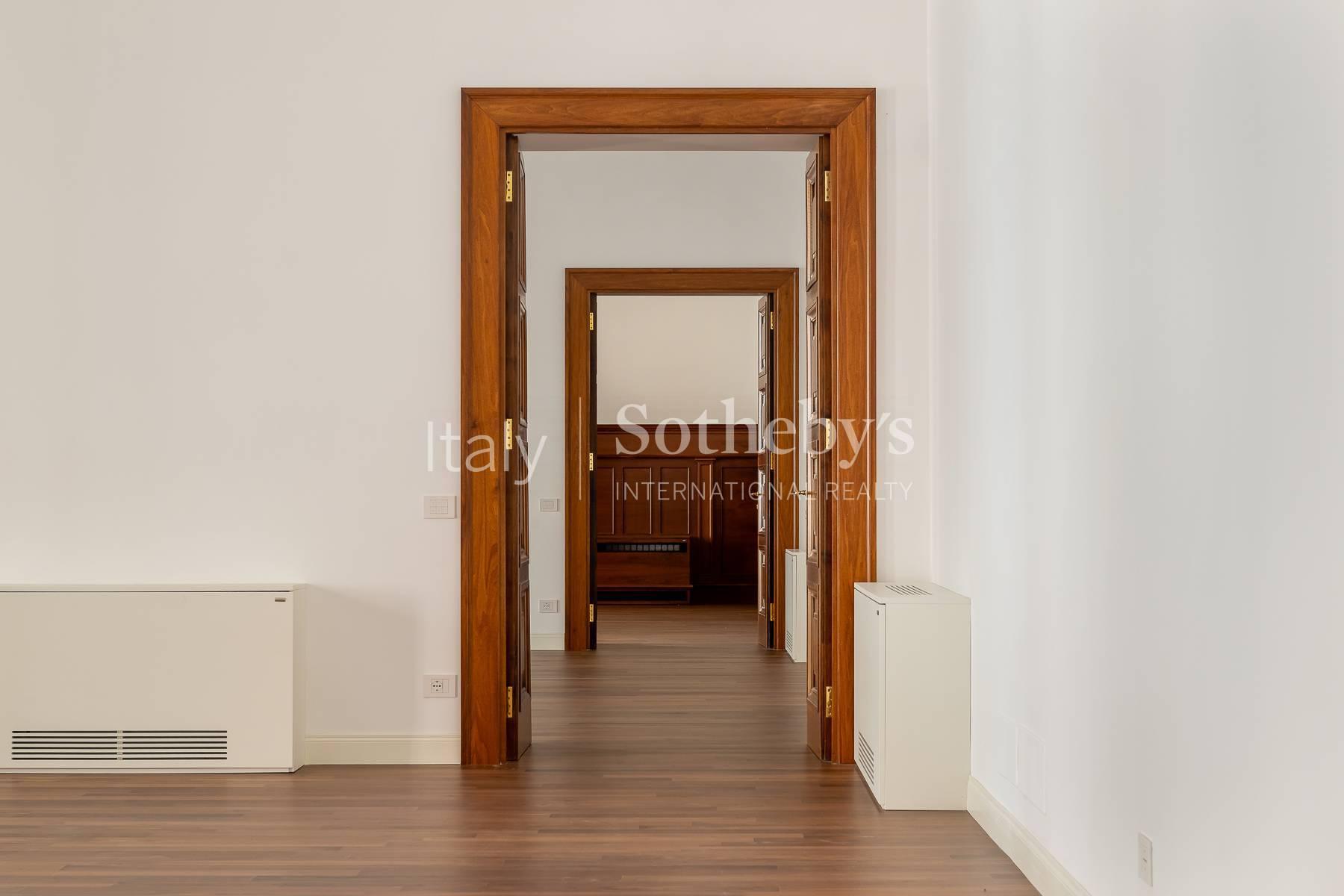 Palazzo Raggi: 18th century Piano Nobile finely restored - 3