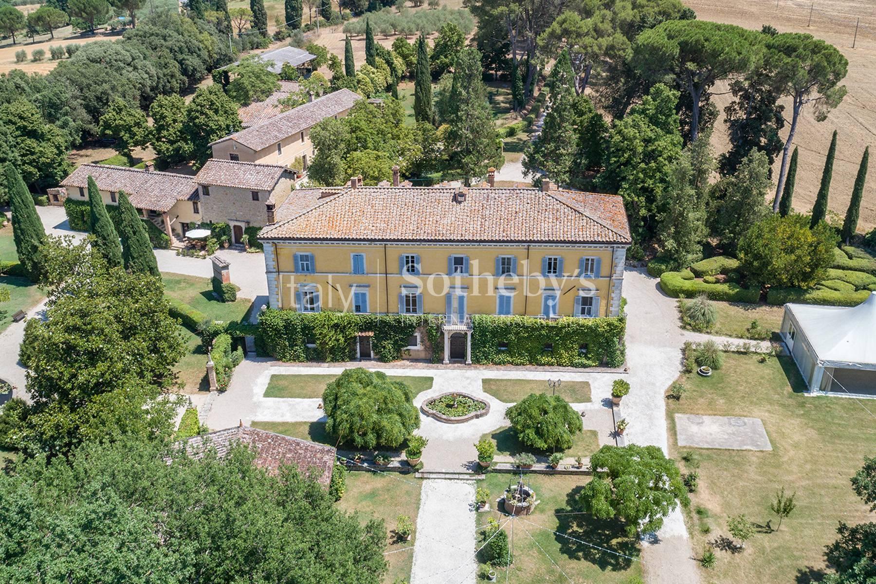 Storica tenuta nobiliare con parco monumentale - 2