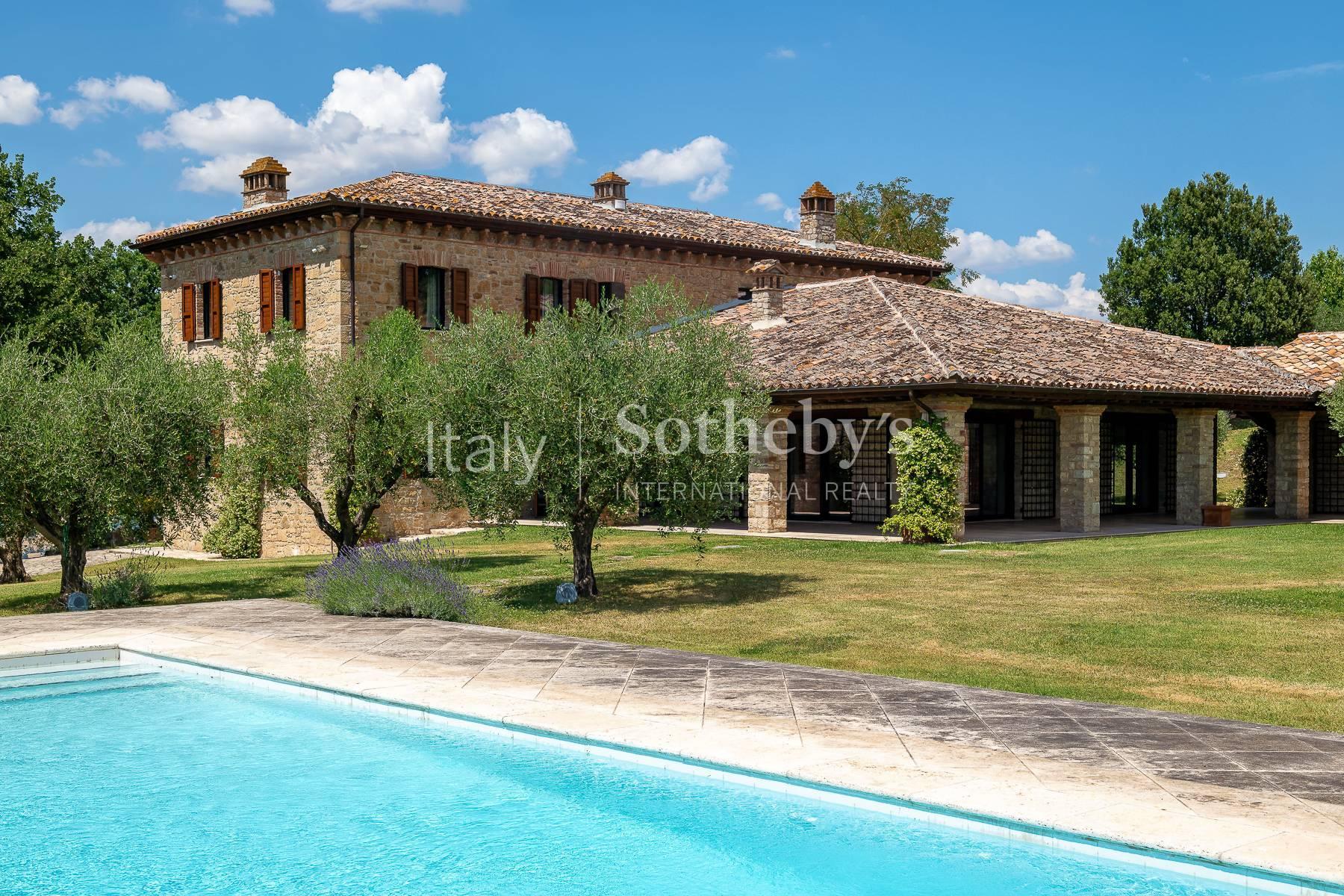 Esclusiva tenuta contemporanea nel cuore dell'Umbria - 3