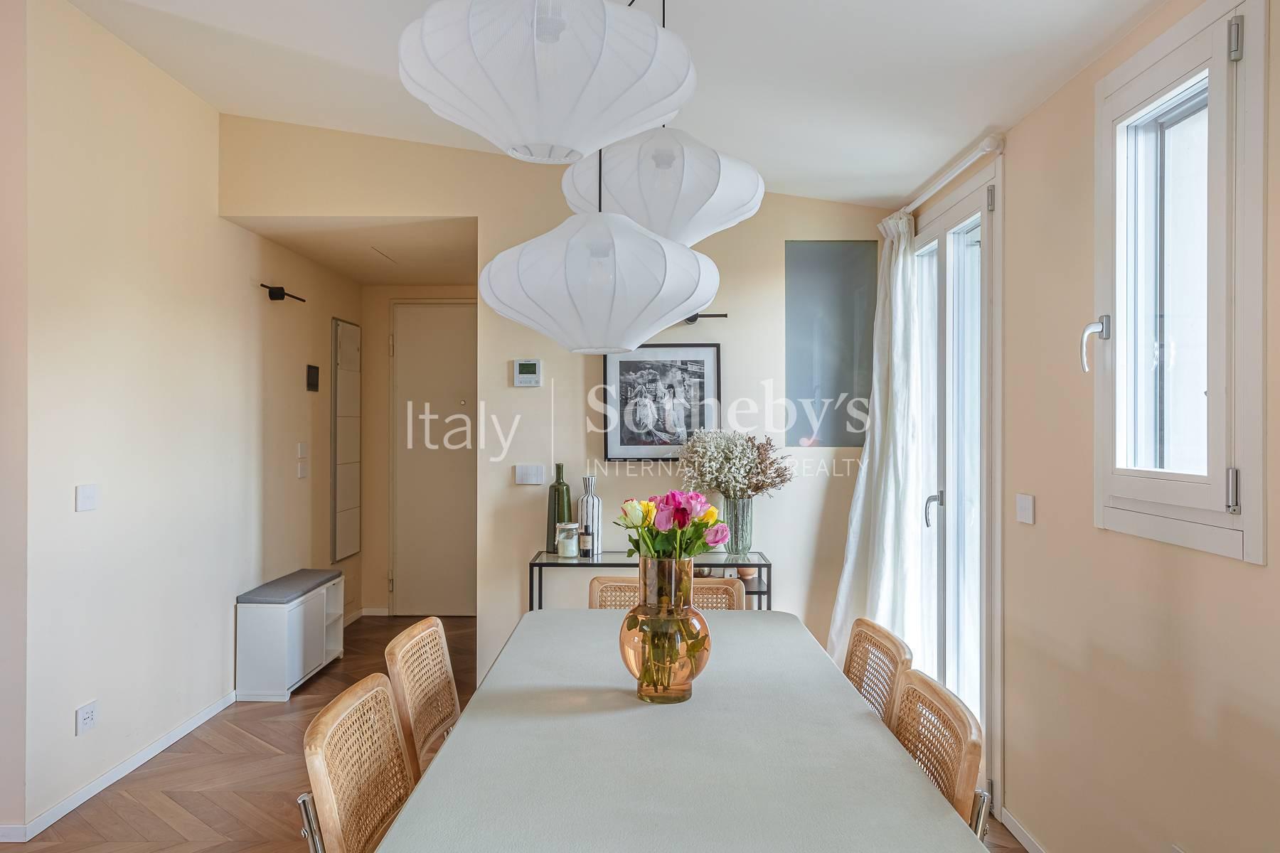 Light-filled penthouse in an elegant residential setting - 6