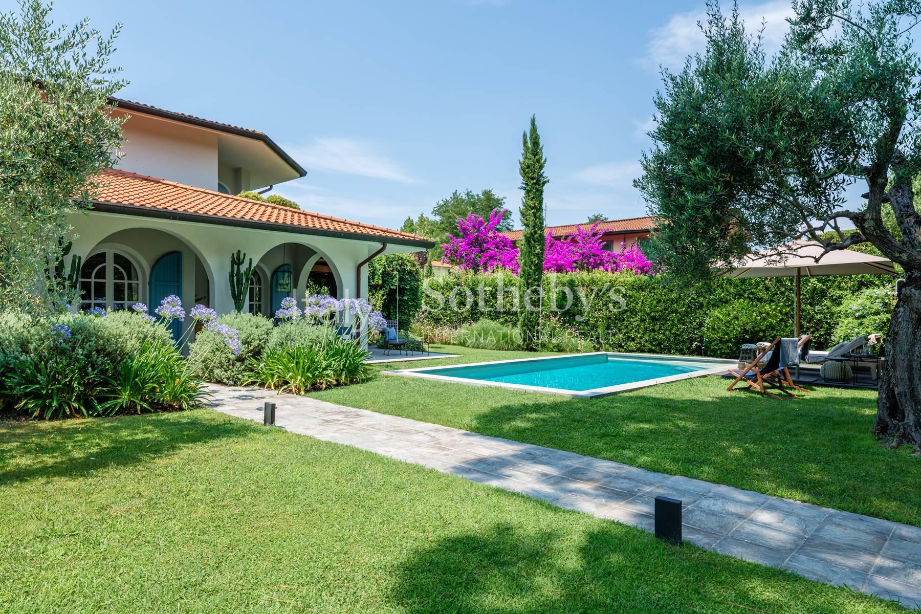 Villa ristrutturata con piscina privata a Forte dei Marmi - 2