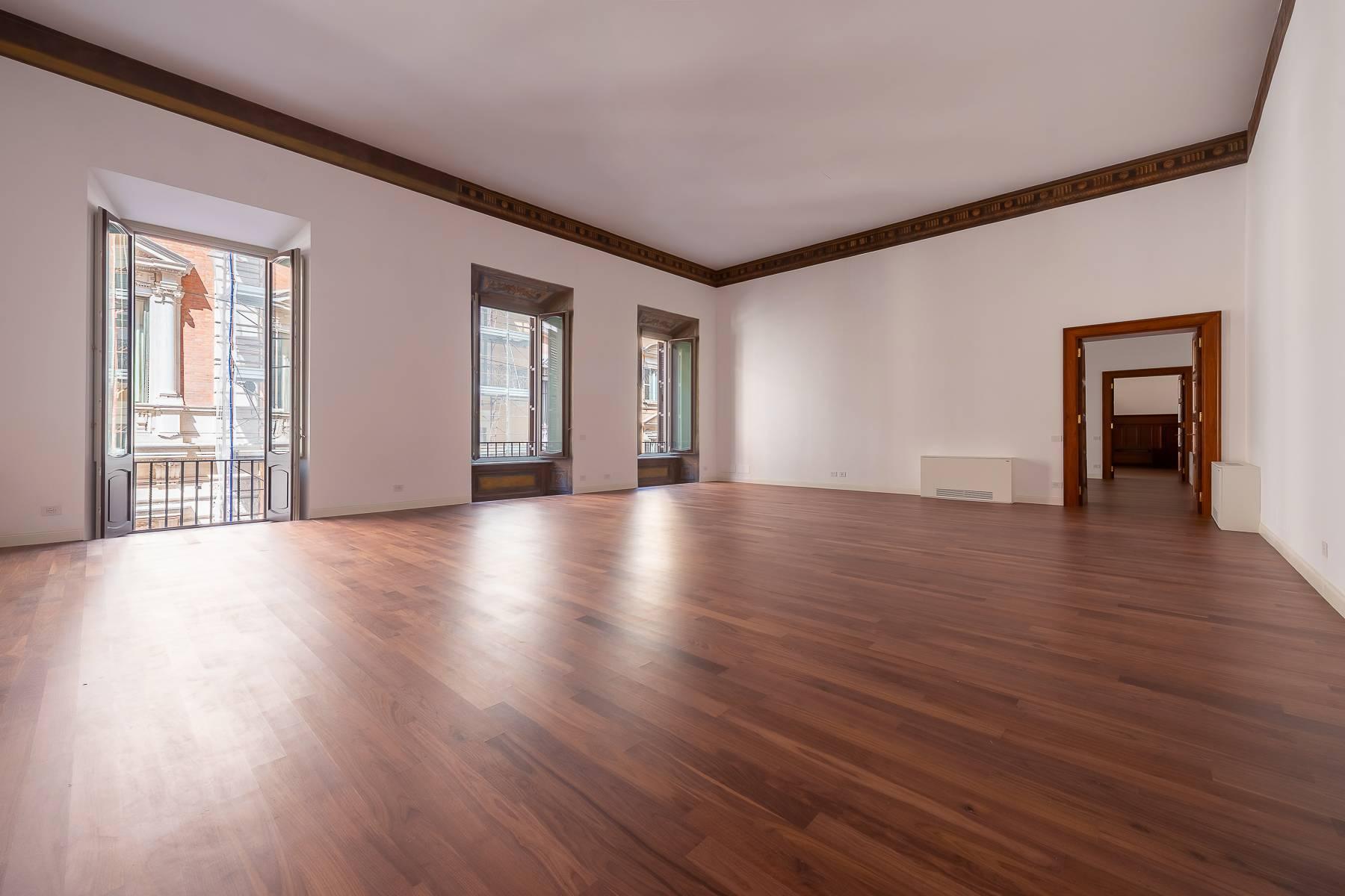 Palazzo Raggi: 18th century Piano Nobile finely restored - 1