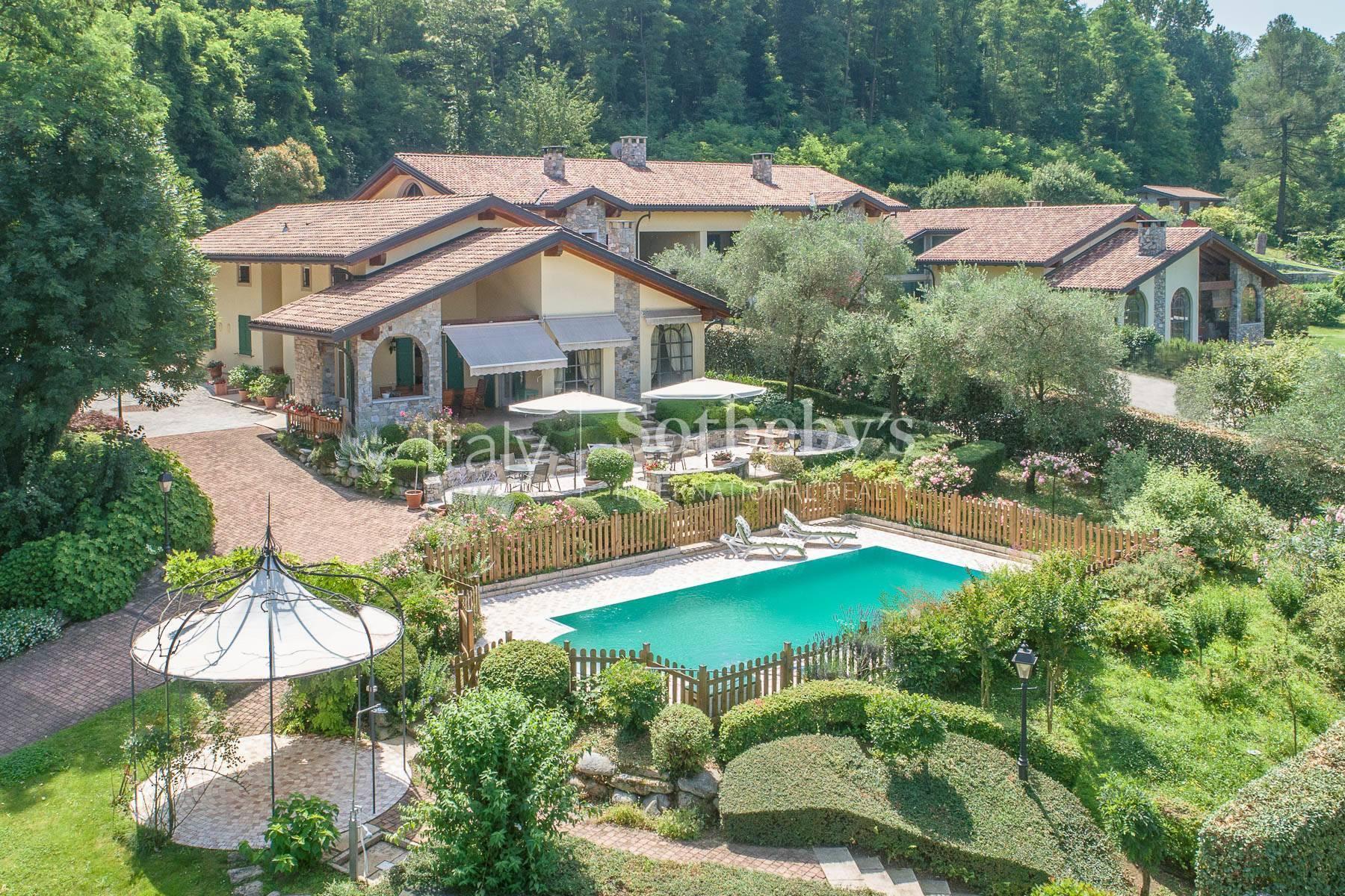 Elegante villa con piscina sulla sponda lombarda del Lago Maggiore - 2