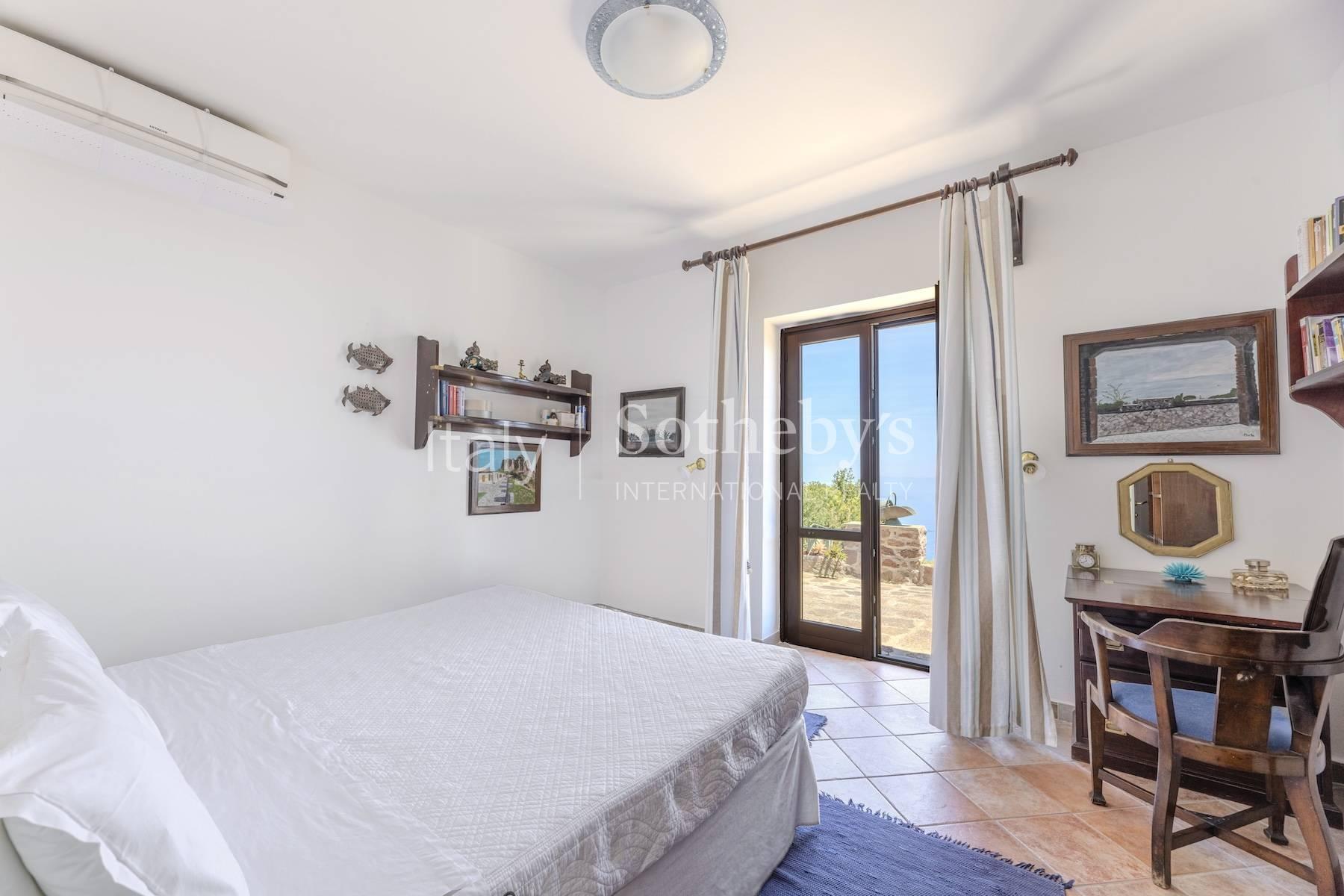 Villa esclusiva con accesso al mare, in vendita, Capraia Isola | Sotheby’s Realty Italy - 12