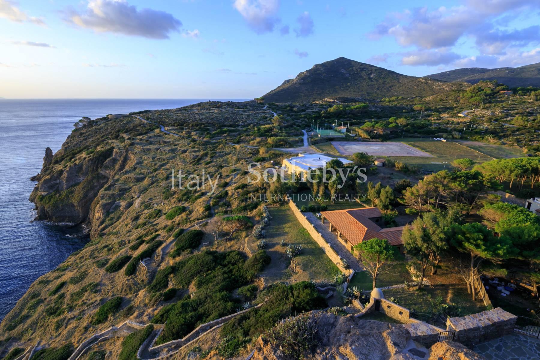 Villa esclusiva con accesso al mare, in vendita, Capraia Isola | Sotheby’s Realty Italy - 18