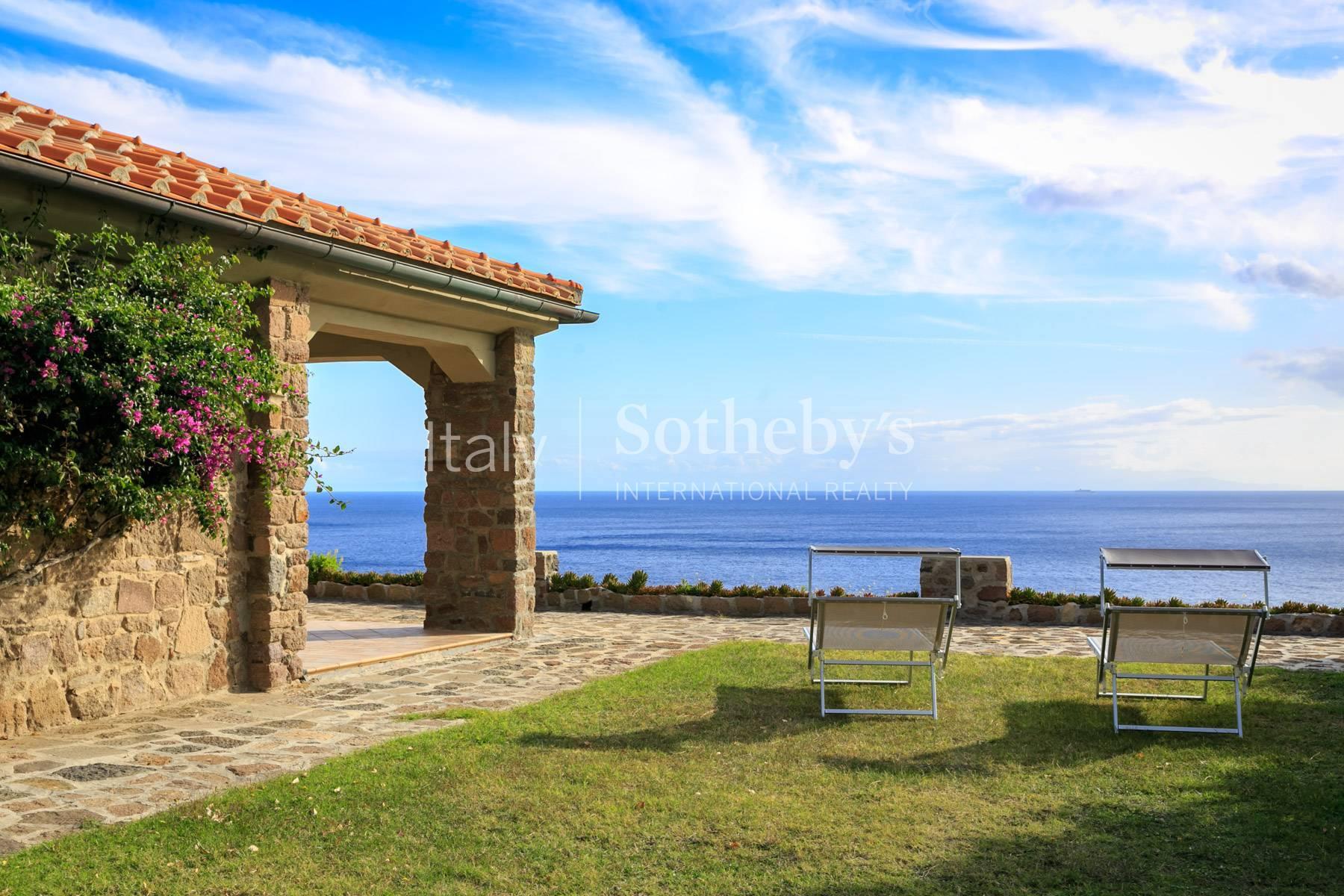 Villa esclusiva con accesso al mare, in vendita, Capraia Isola | Sotheby’s Realty Italy - 16
