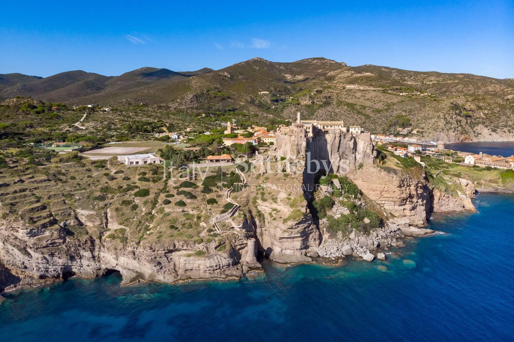 Villa esclusiva con accesso al mare, in vendita, Capraia Isola | Sotheby’s Realty Italy - 19