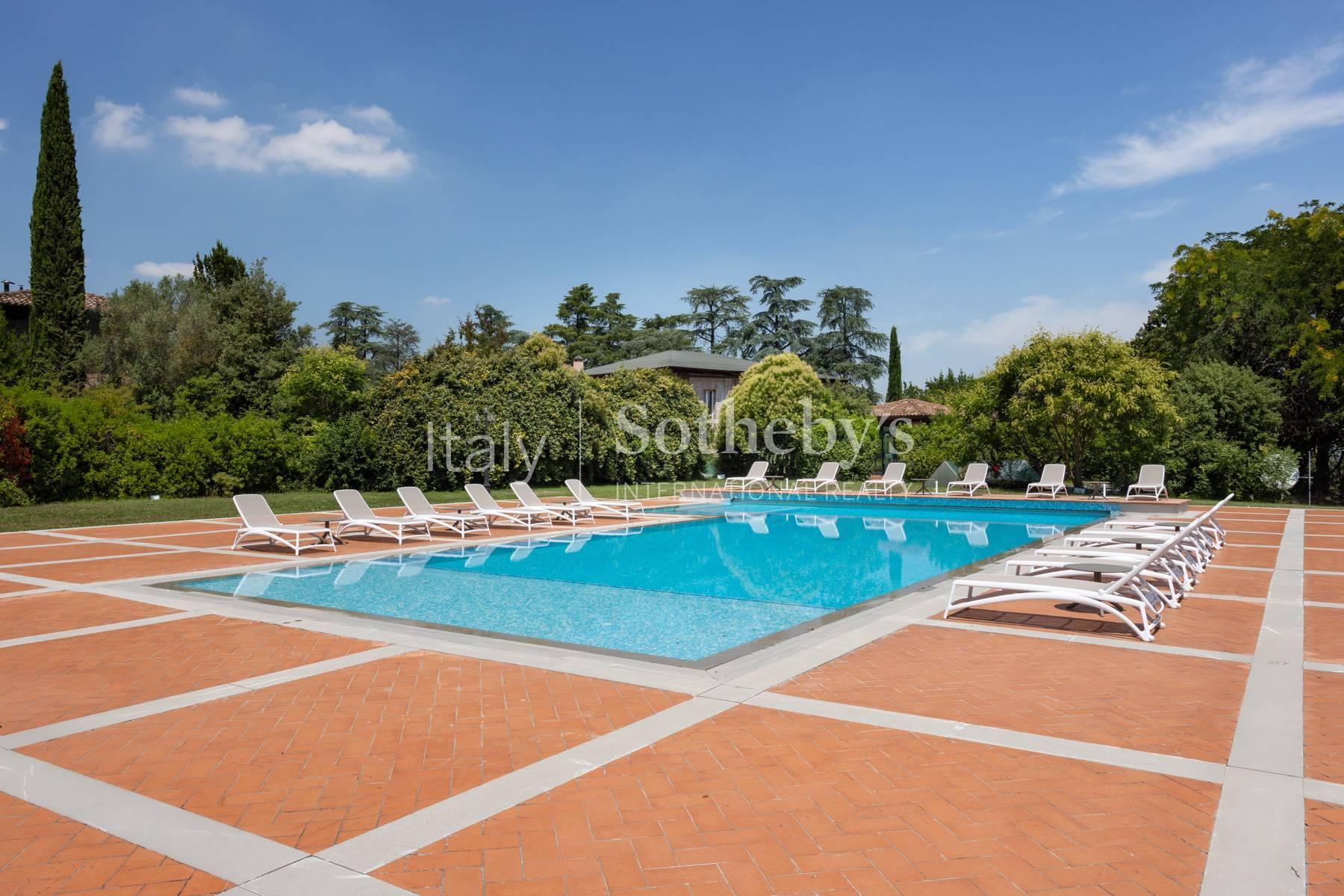 Representative Estate with Three Villas and Private Park - 6