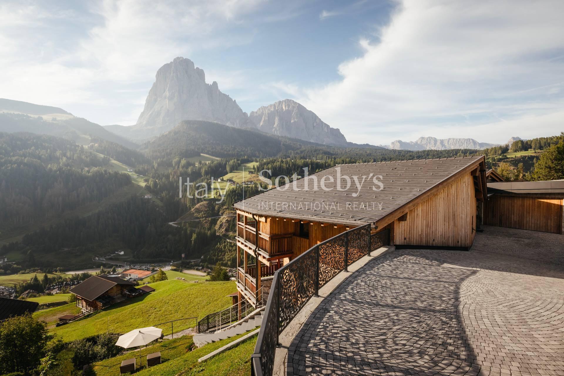 Chalet Sassolungo–Lusso contemporaneo nel cuore delle Dolomiti - 2