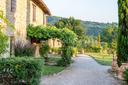 Gubbio - Storico casale con vista lago da sogno e piscina, in vendita, Gubbio | Sotheby’s Realty Italy - 8