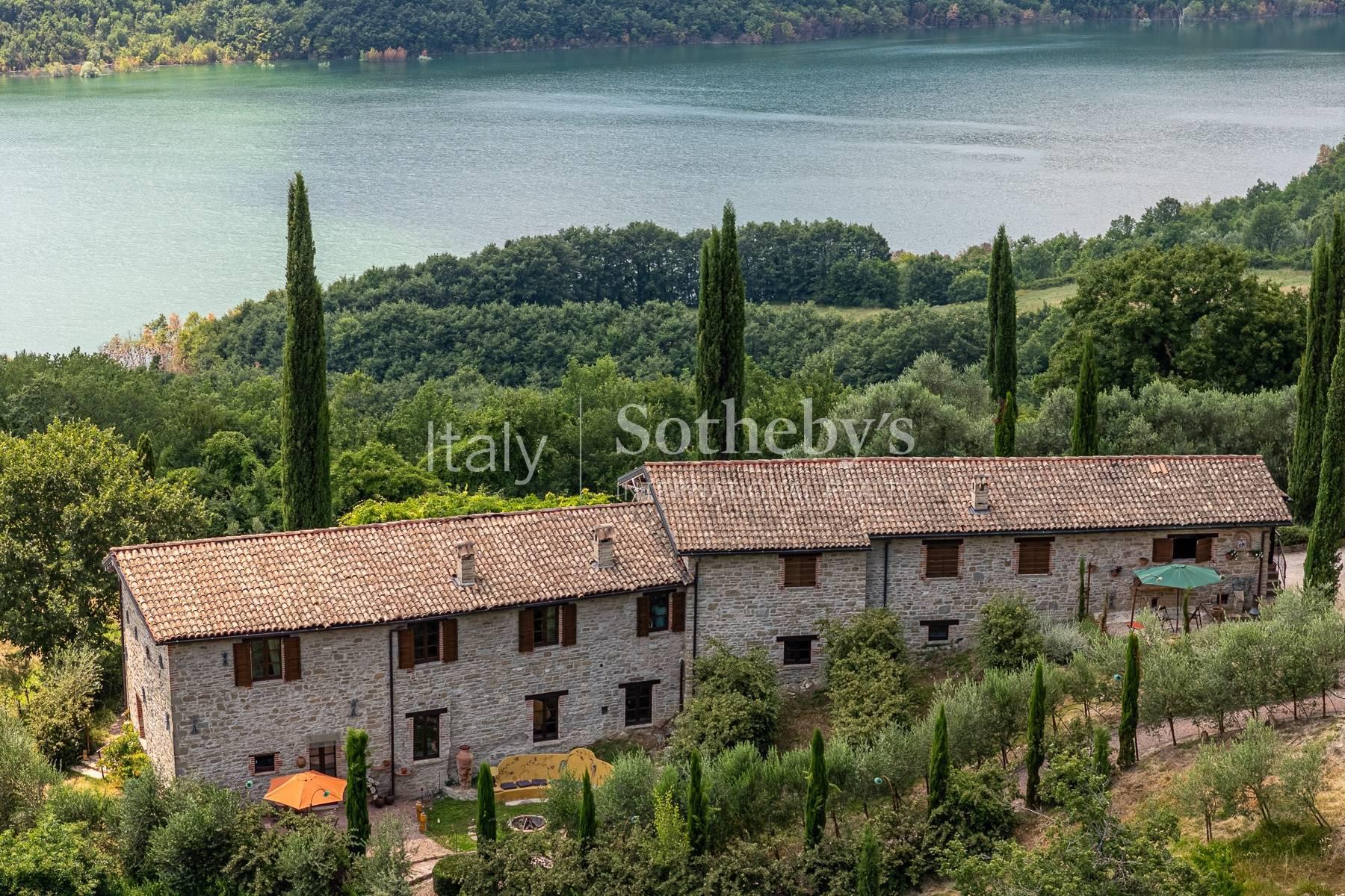 Gubbio - Storico casale con vista lago da sogno e piscina, in vendita, Gubbio | Sotheby’s Realty Italy - 4
