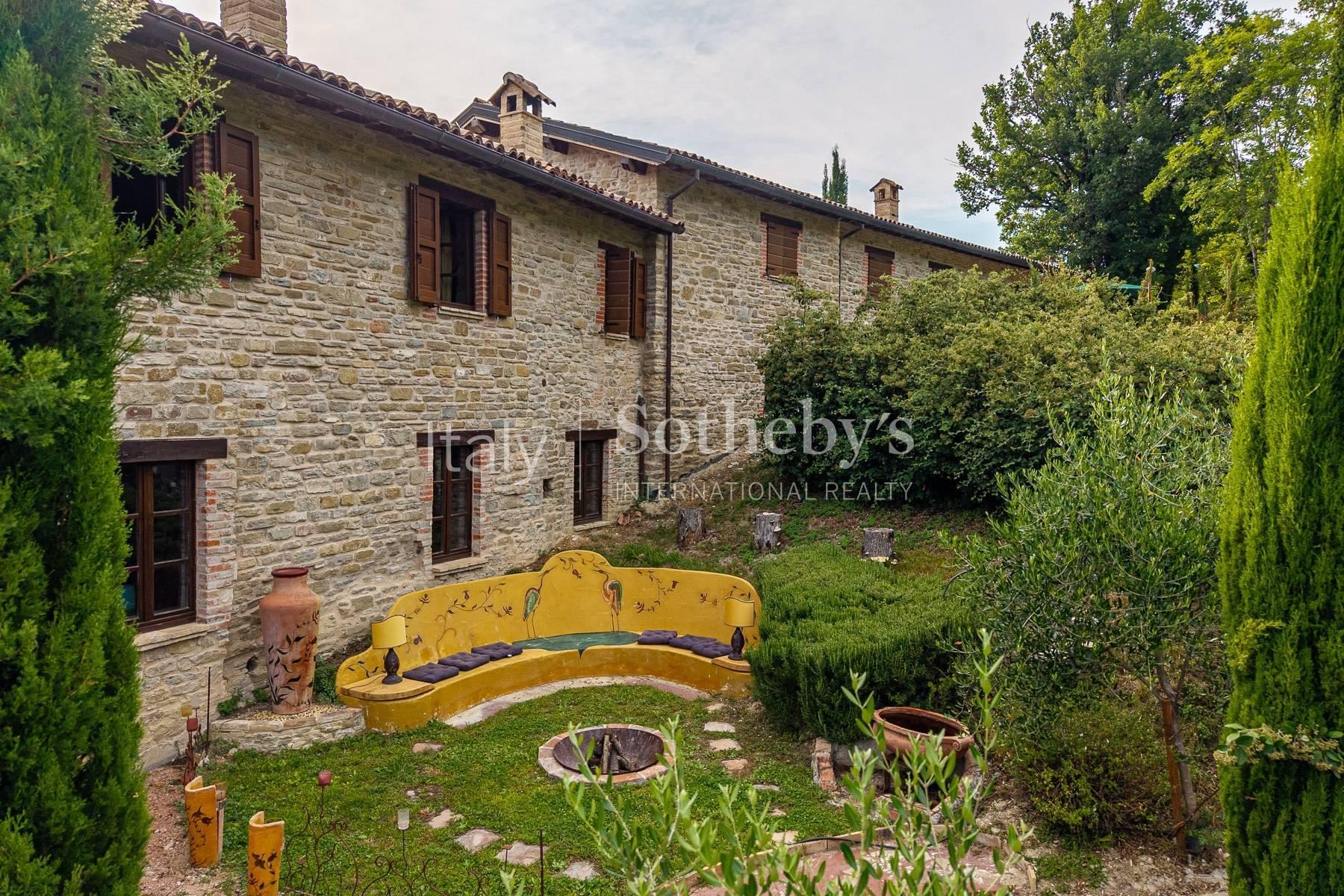 Gubbio - Storico casale con vista lago da sogno e piscina, in vendita, Gubbio | Sotheby’s Realty Italy - 24