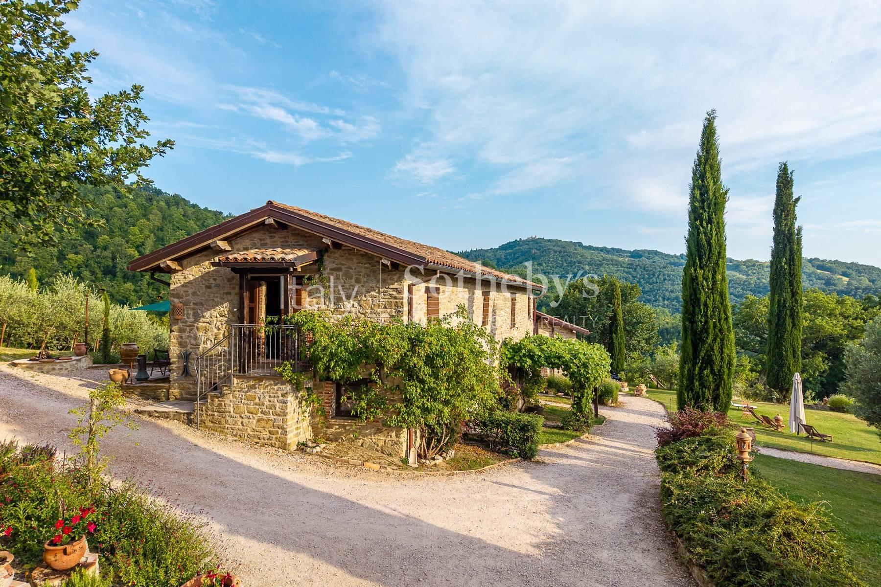 Gubbio - Storico casale con vista lago da sogno e piscina, in vendita, Gubbio | Sotheby’s Realty Italy - 19