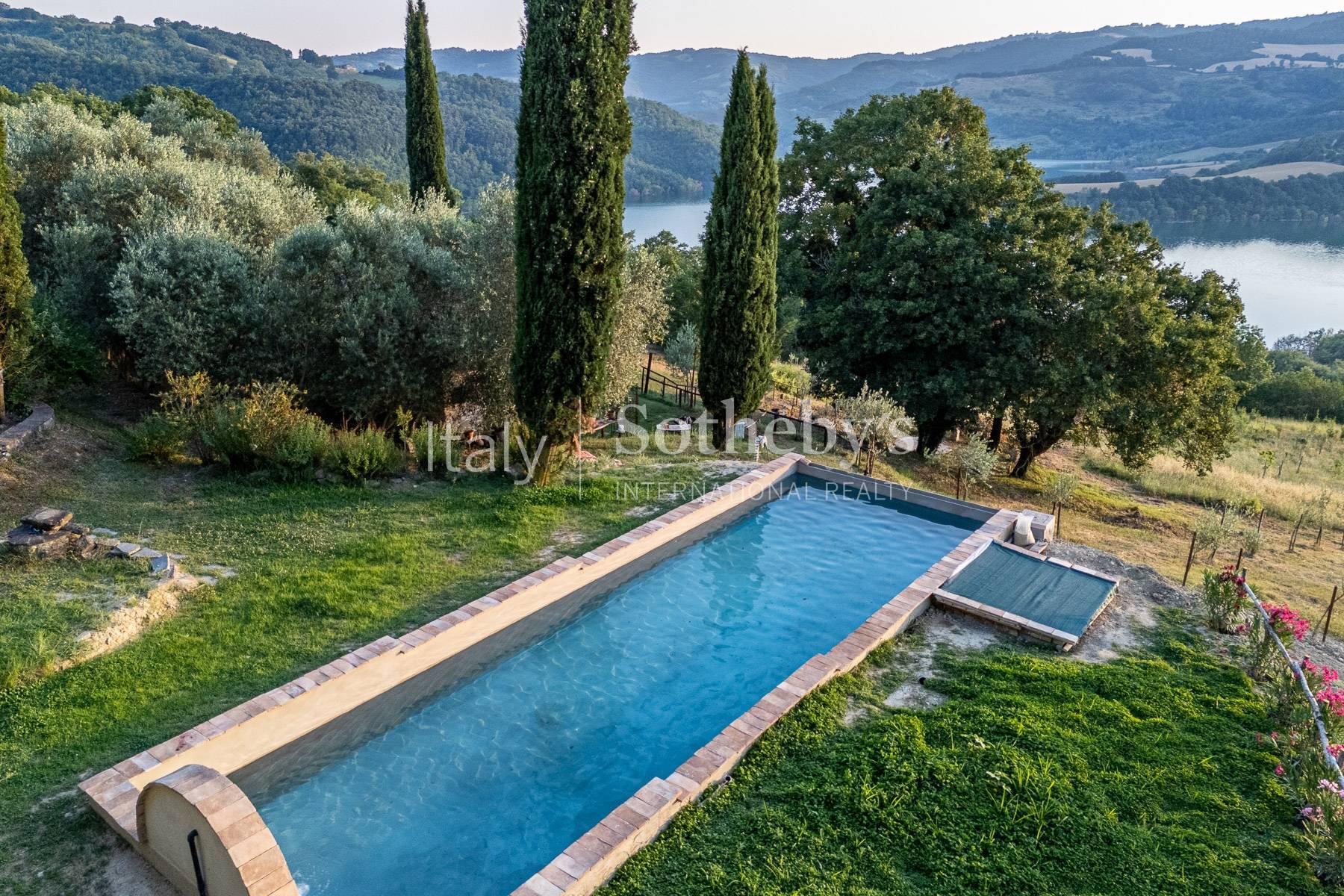 Gubbio - Storico casale con vista lago da sogno e piscina, in vendita, Gubbio | Sotheby’s Realty Italy - 6