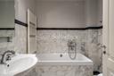 Elegante appartamento di design con ascensore, in affitto, Lucca | Sotheby’s Realty Italy - 9