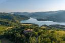 Gubbio - Storico casale con vista lago da sogno e piscina, in vendita, Gubbio | Sotheby’s Realty Italy - 1