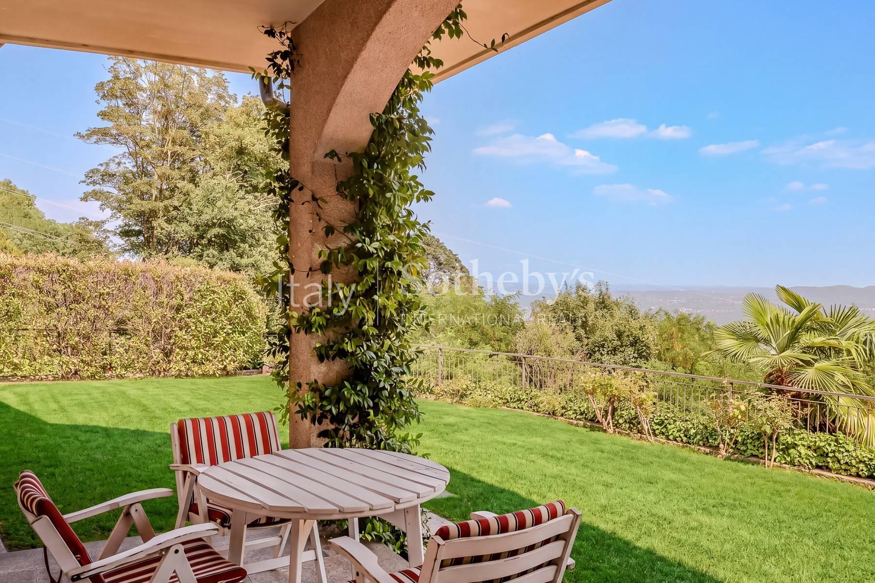 Splendida villa con vista lago, in vendita, Nebbiuno | Sotheby’s Realty Italy - 22