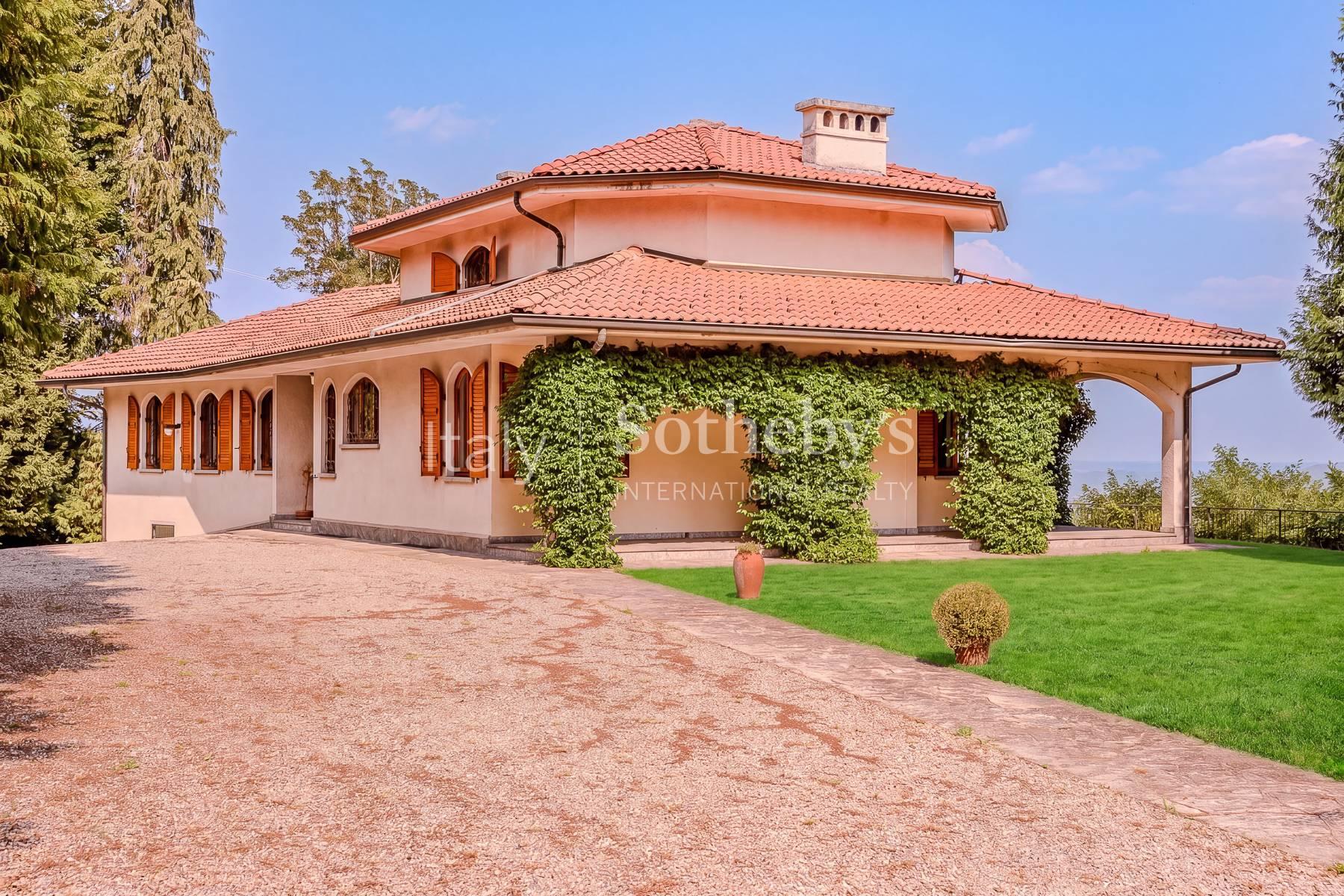Splendida villa con vista lago, in vendita, Nebbiuno | Sotheby’s Realty Italy - 3